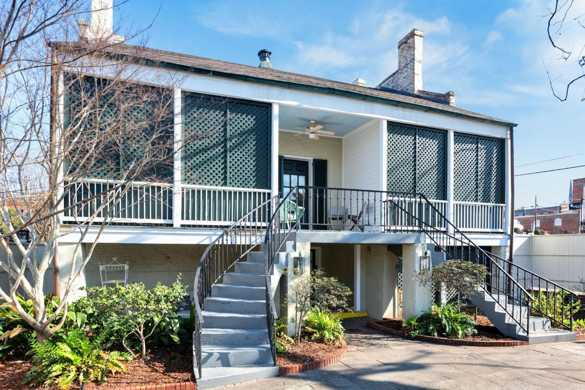 Three-Bedroom House - Photo 4