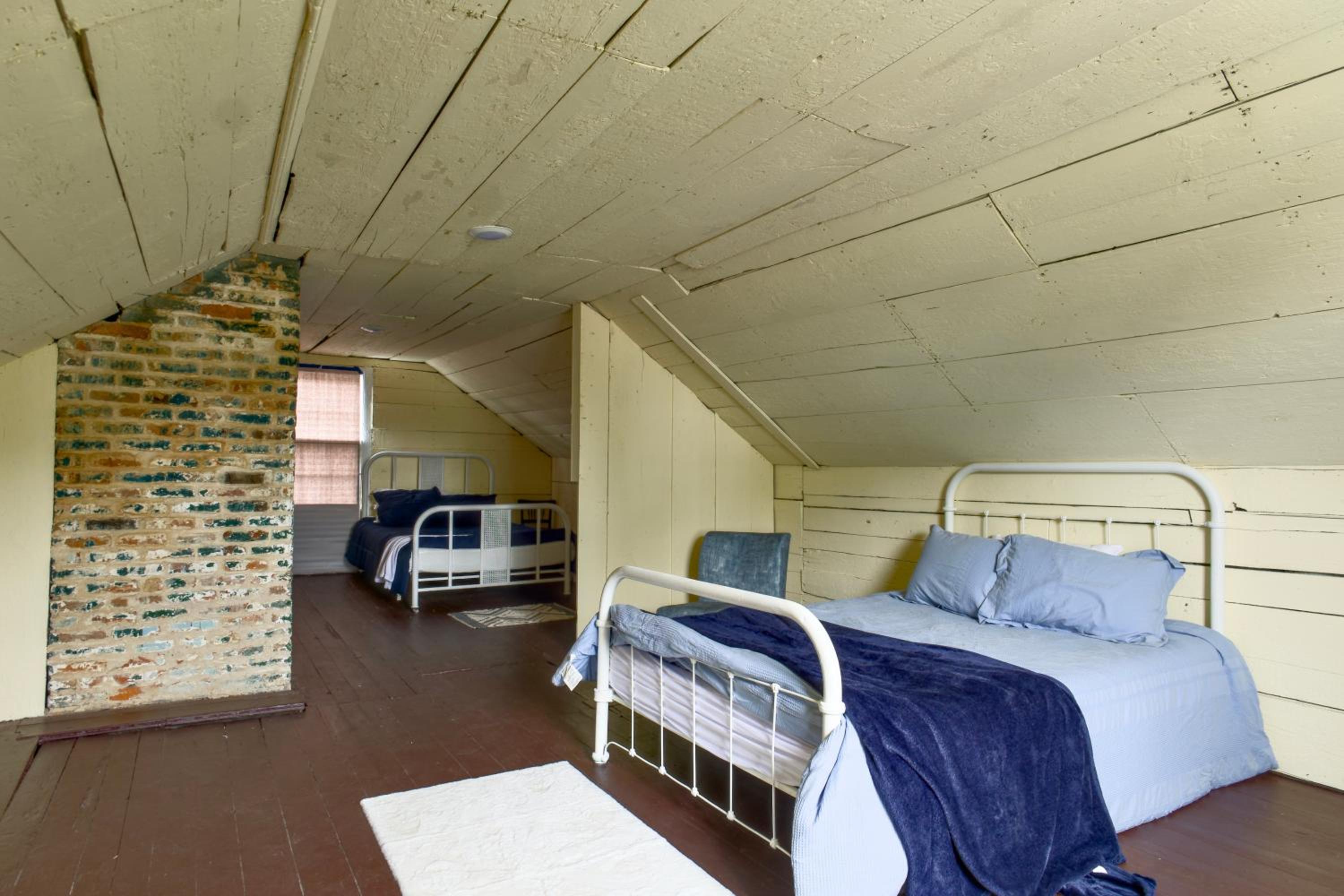 Three-Bedroom House photo 3