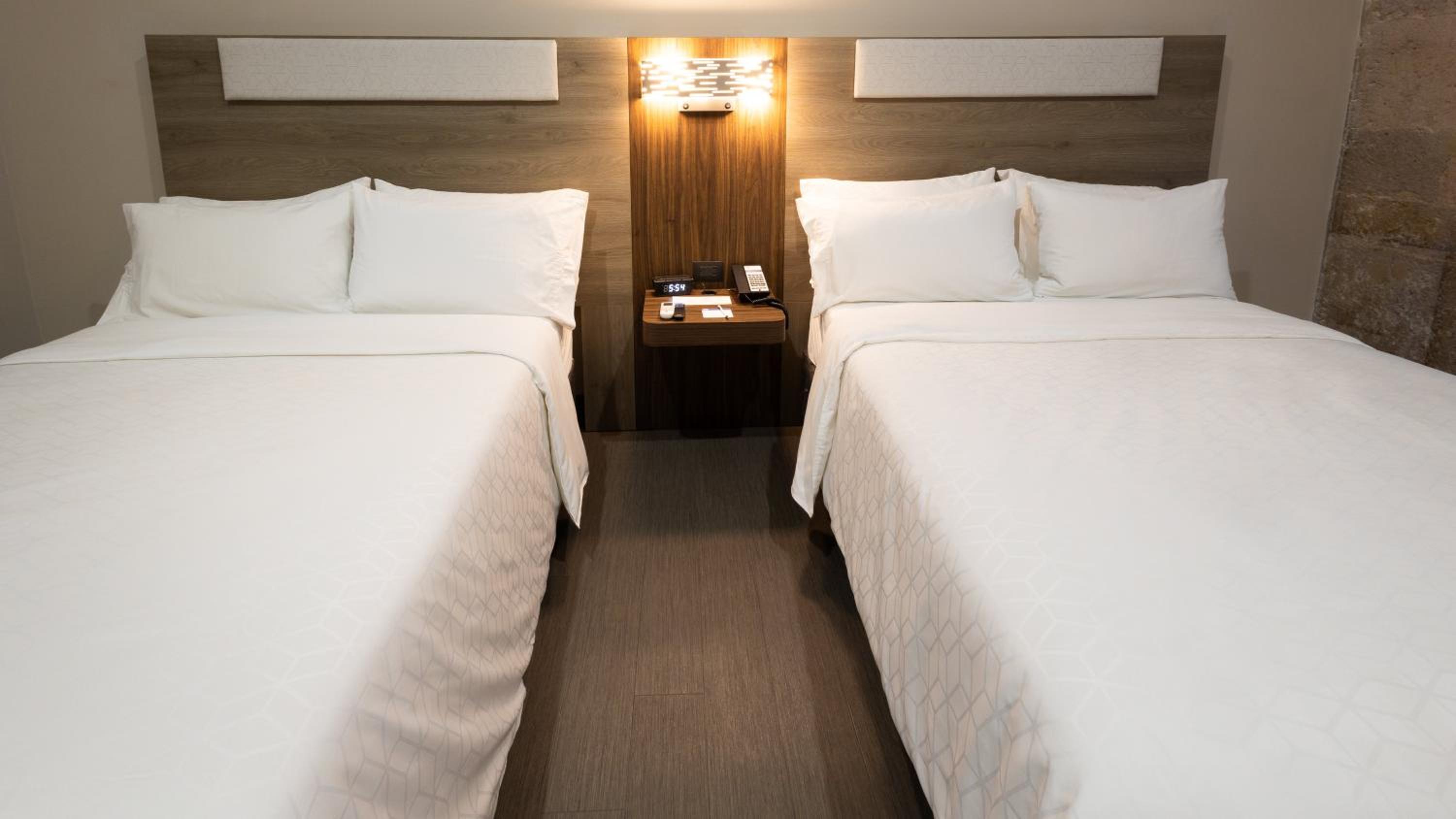 Standard Twin Room - Central Building - Photo 9