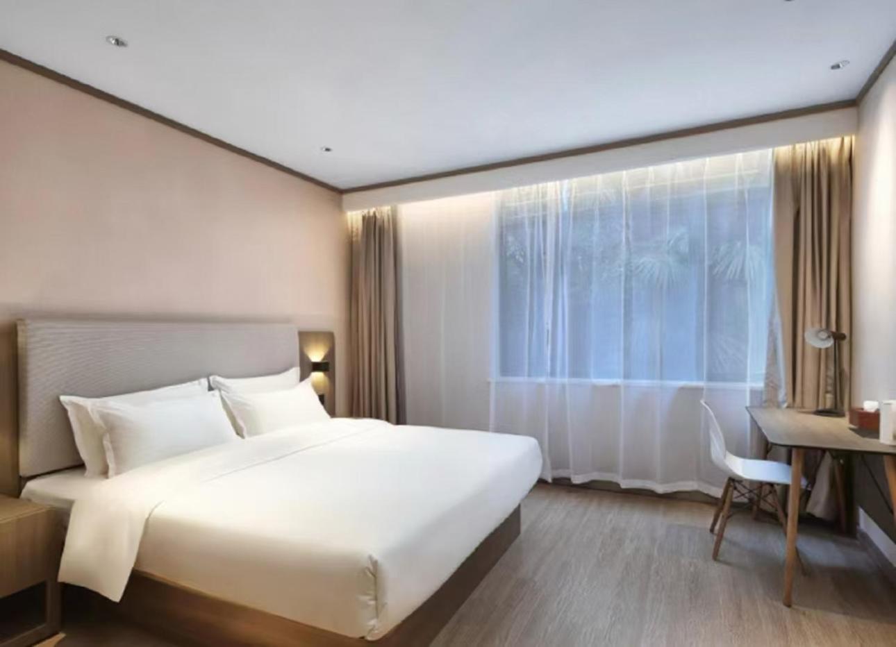 Deluxe Queen Room