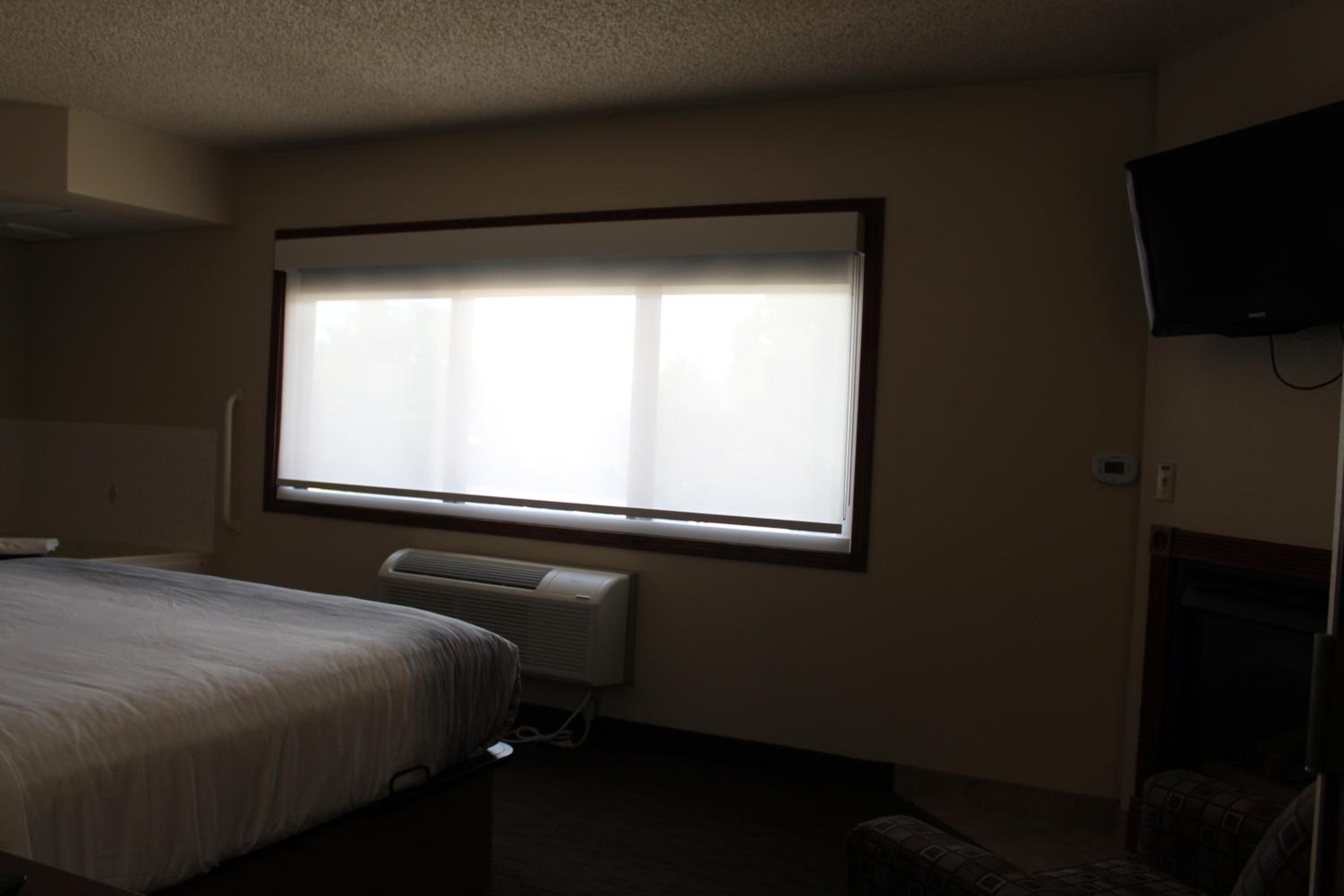 Superior King Suite - Non-Smoking - Photo 6