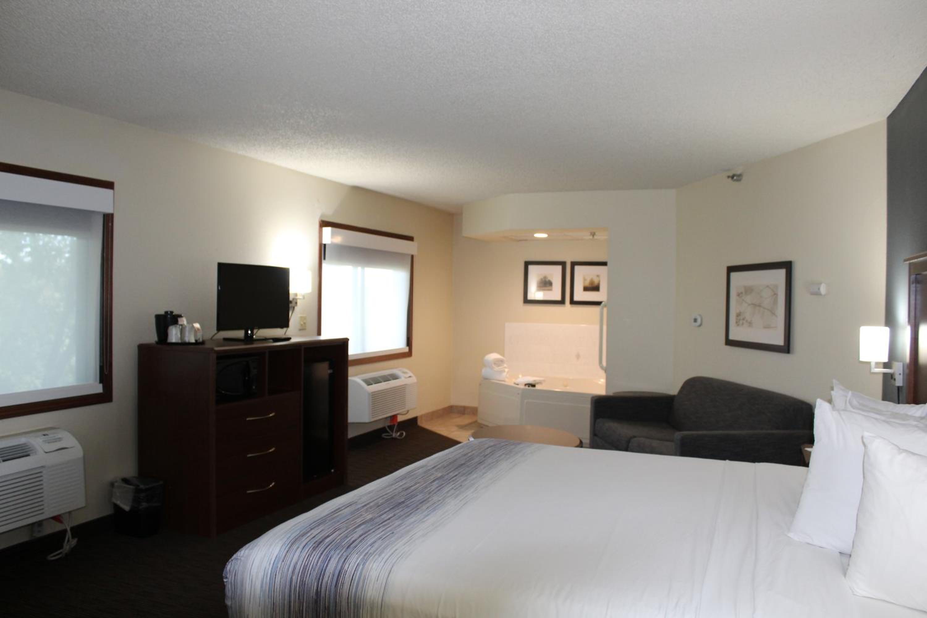 Luxury King Studio Suite - Non-Smoking - Photo 7