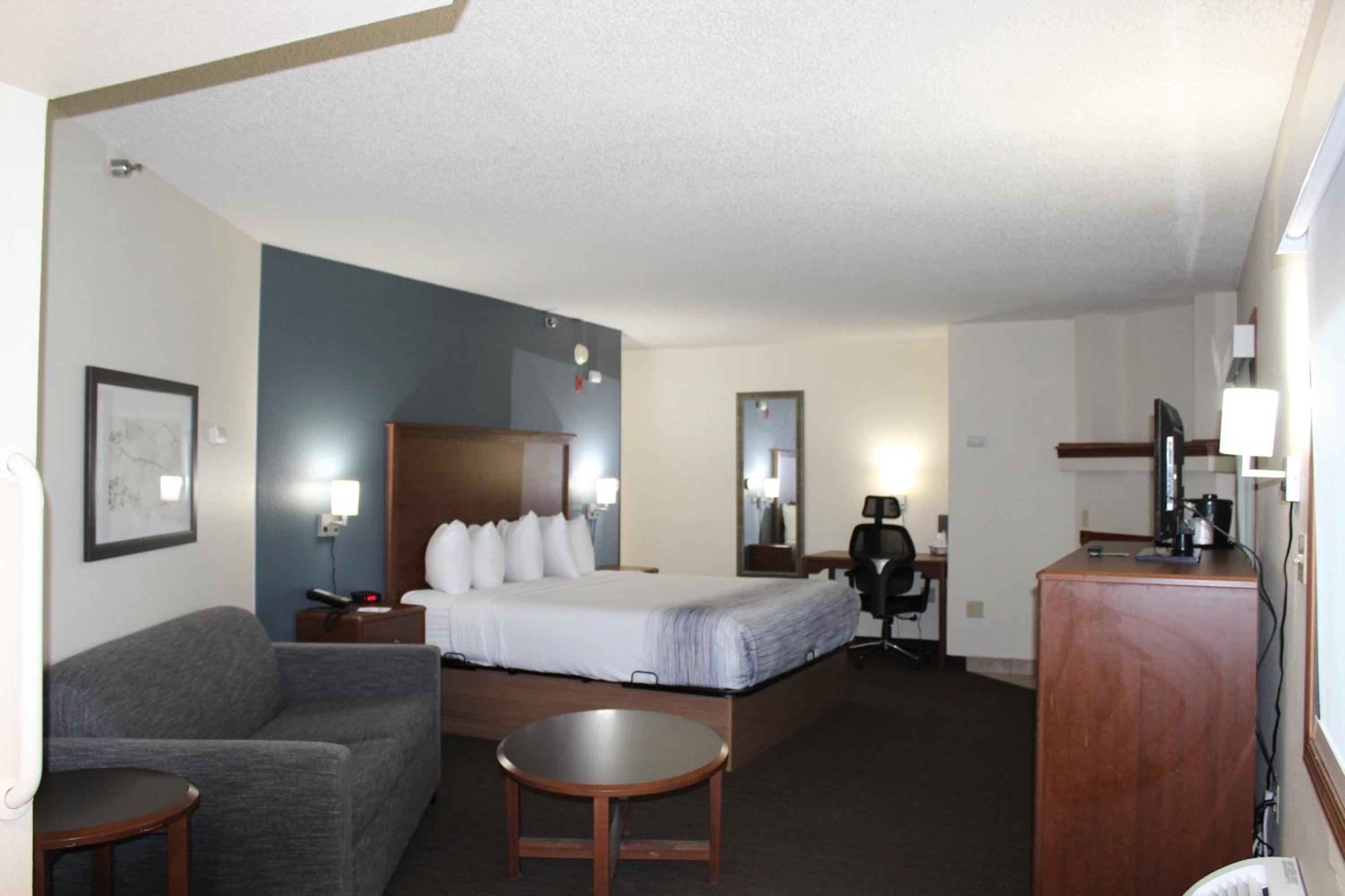 Luxury King Studio Suite - Non-Smoking - Photo 8