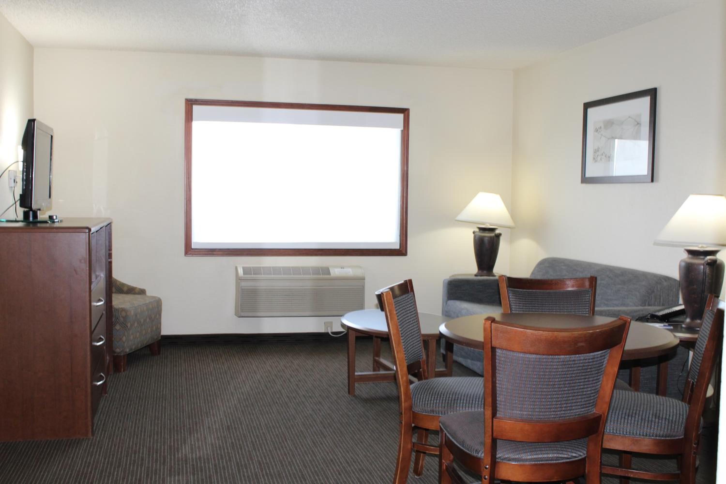 Premier King Suite - Non-Smoking - Photo 7