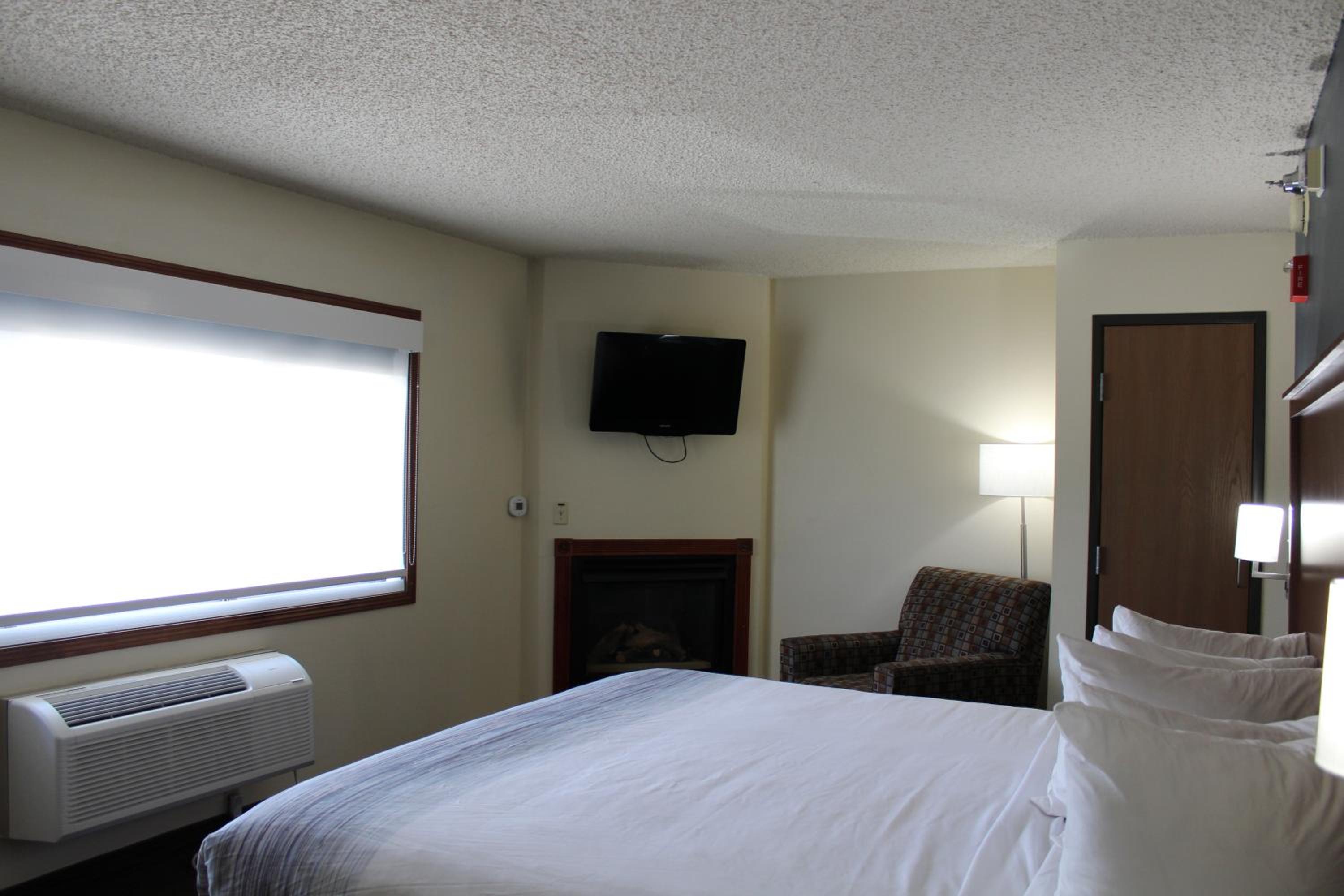 Superior King Suite - Non-Smoking - Photo 9