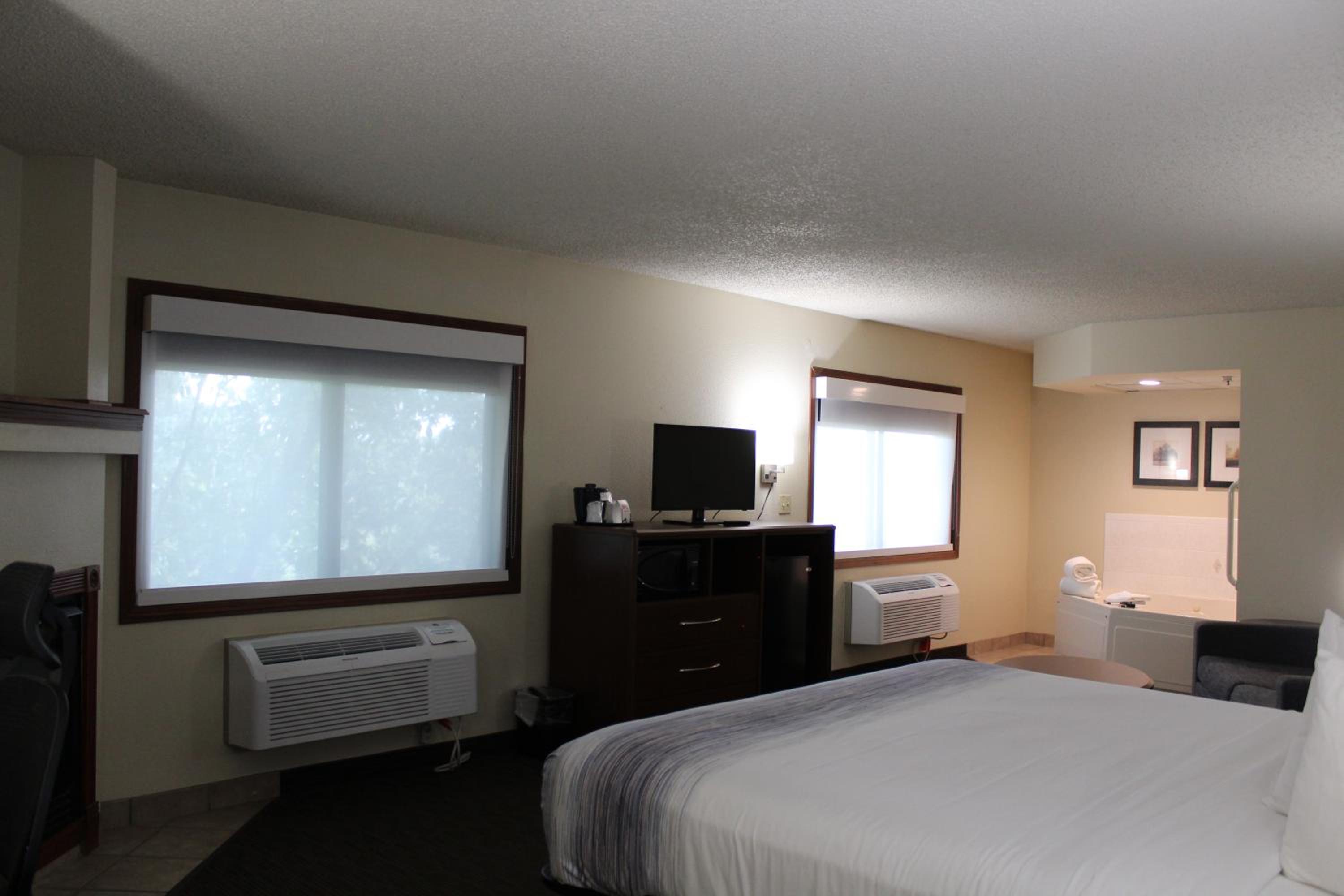 Luxury King Studio Suite - Non-Smoking - Photo 11