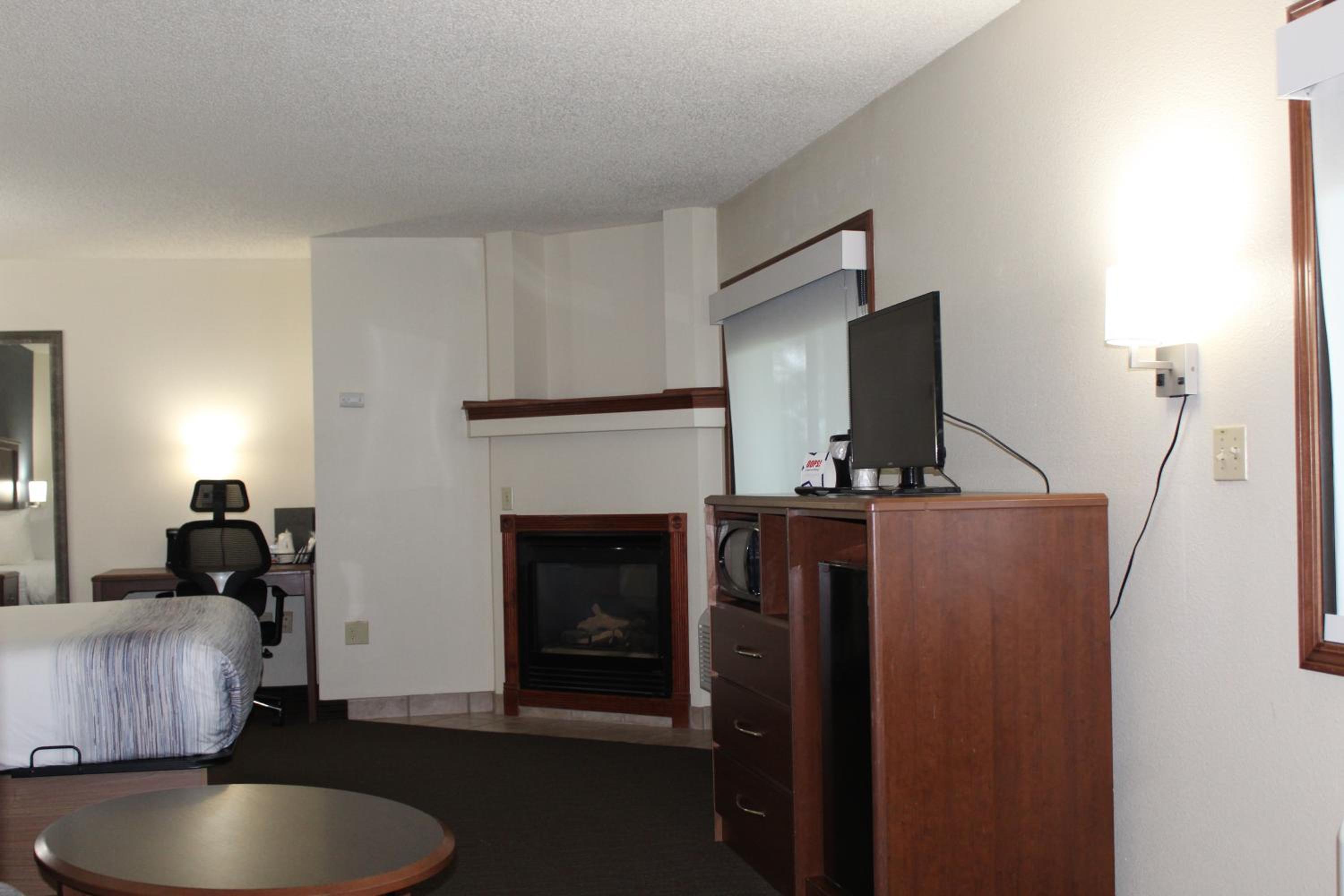 Luxury King Studio Suite - Non-Smoking - Photo 2