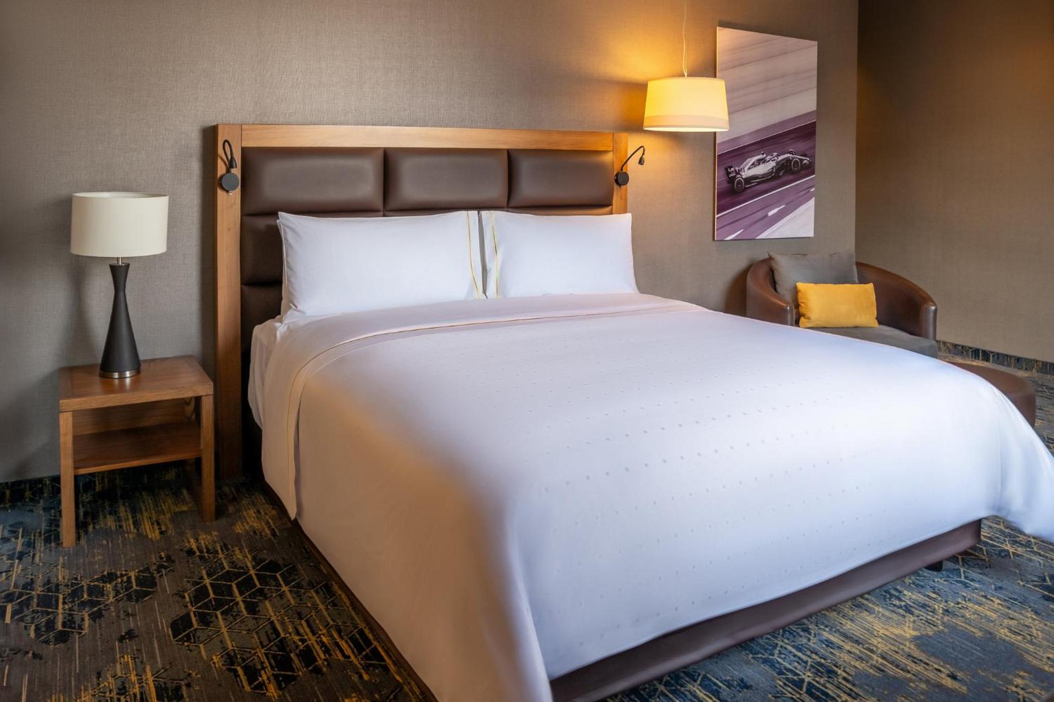 Executive Room 1 King - Photo 3