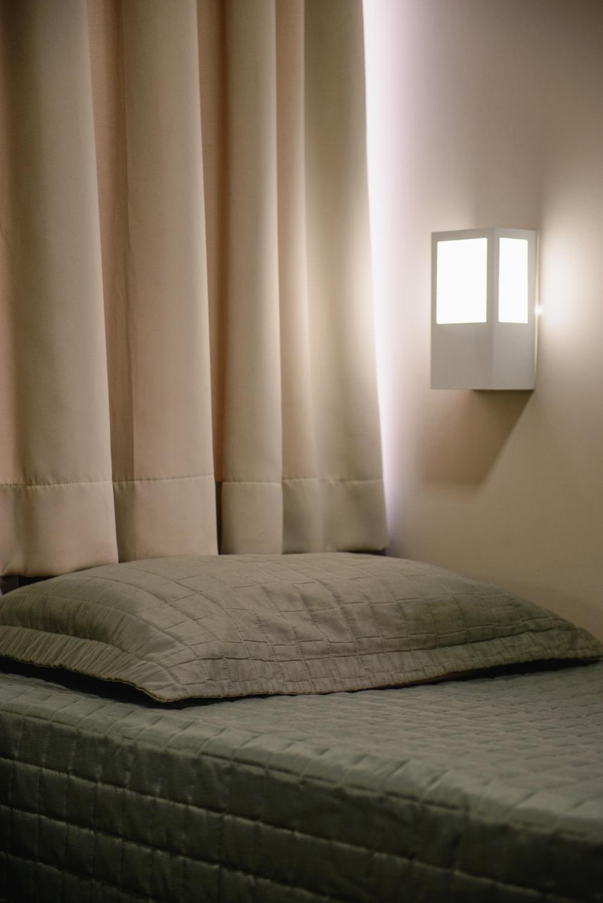 Deluxe Single Room with Private Bathroom photo 1