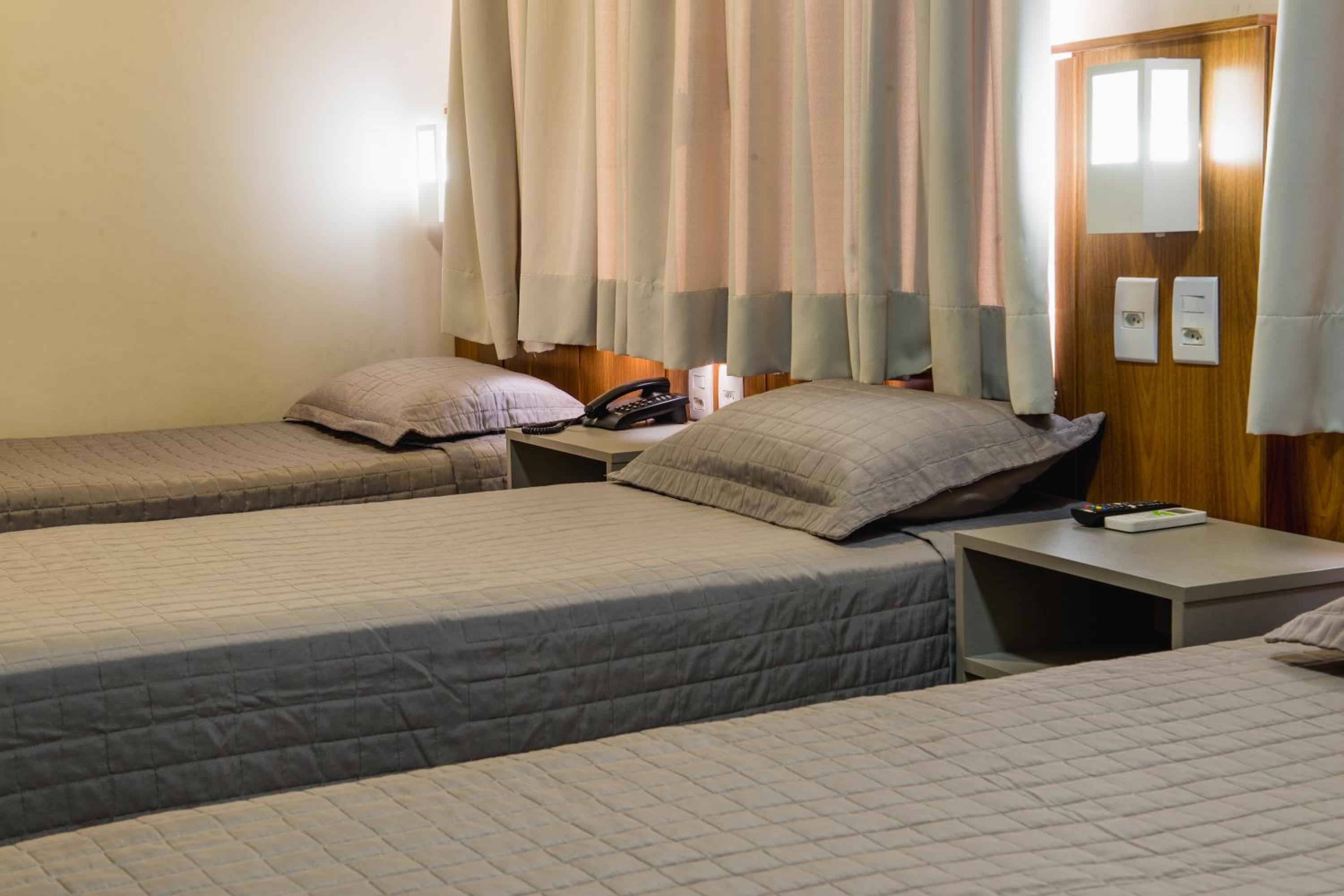 Deluxe Triple Room with Private Bathroom photo 1