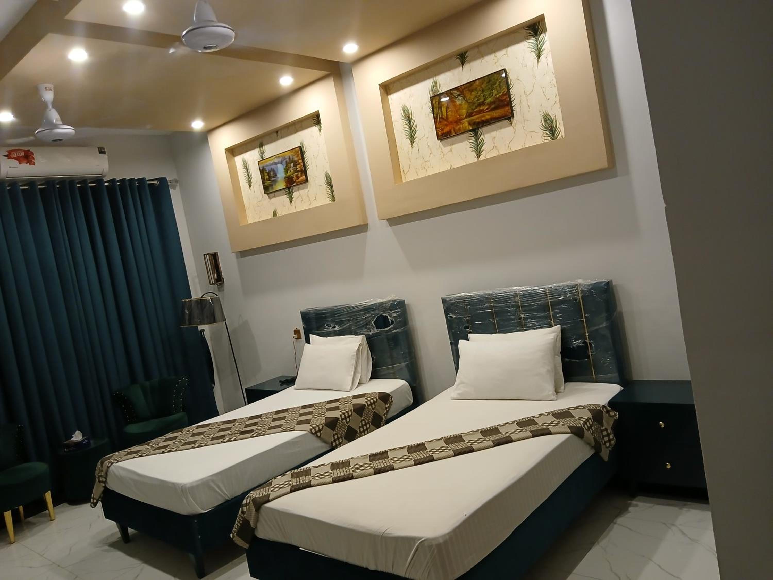 Deluxe Twin Room photo 1