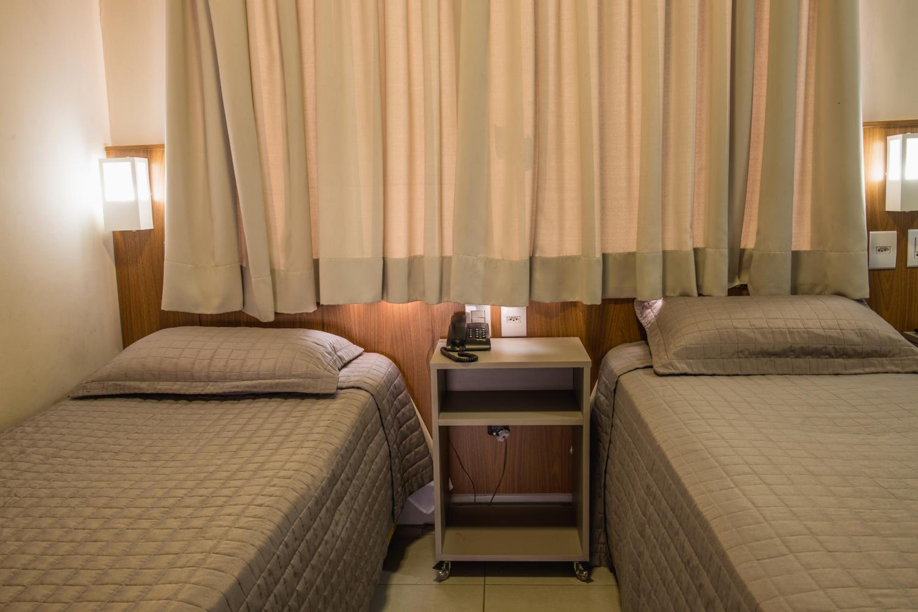 Deluxe Twin Room with Private Bathroom photo 1