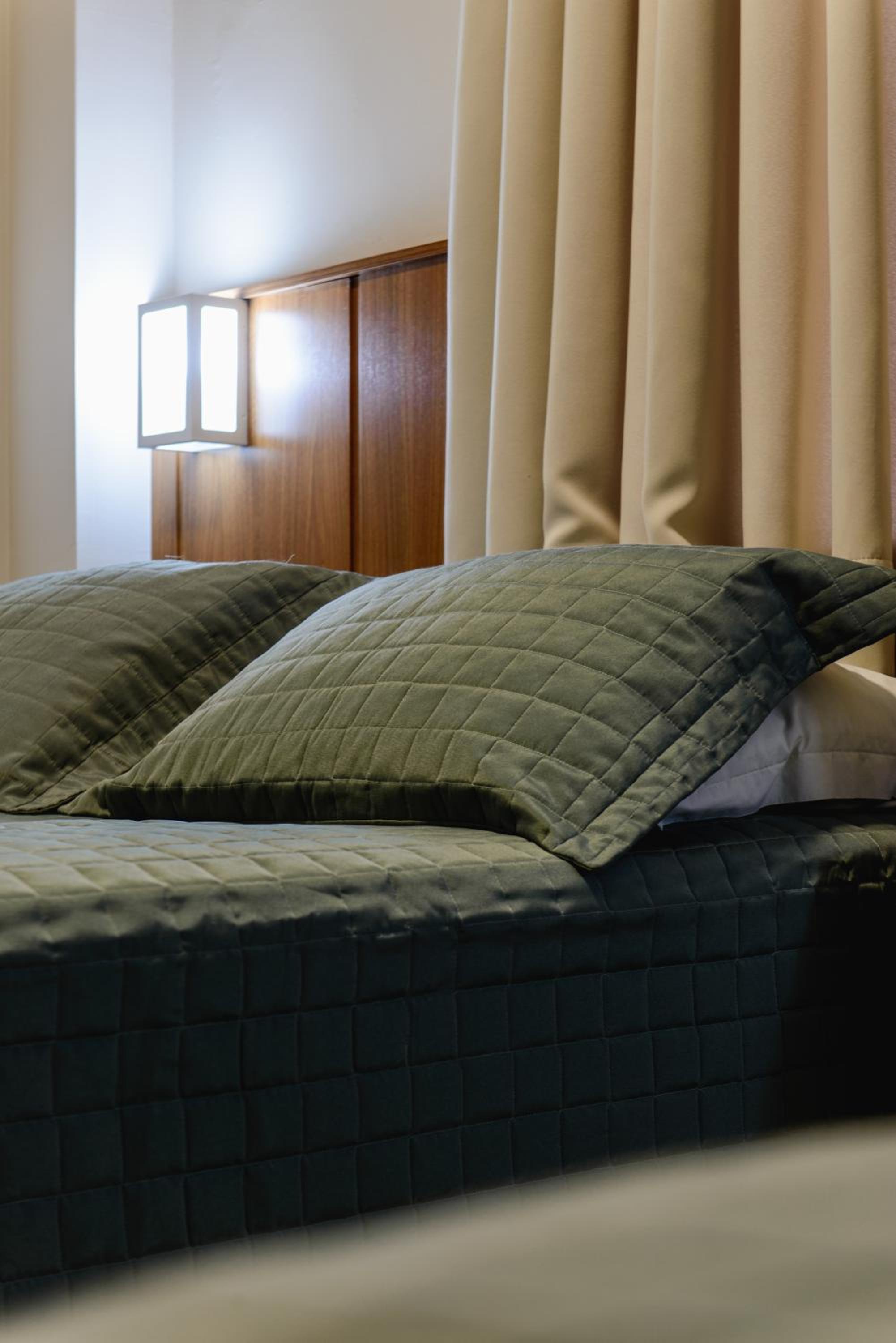 Superior Twin Room with Private Bathroom photo 1