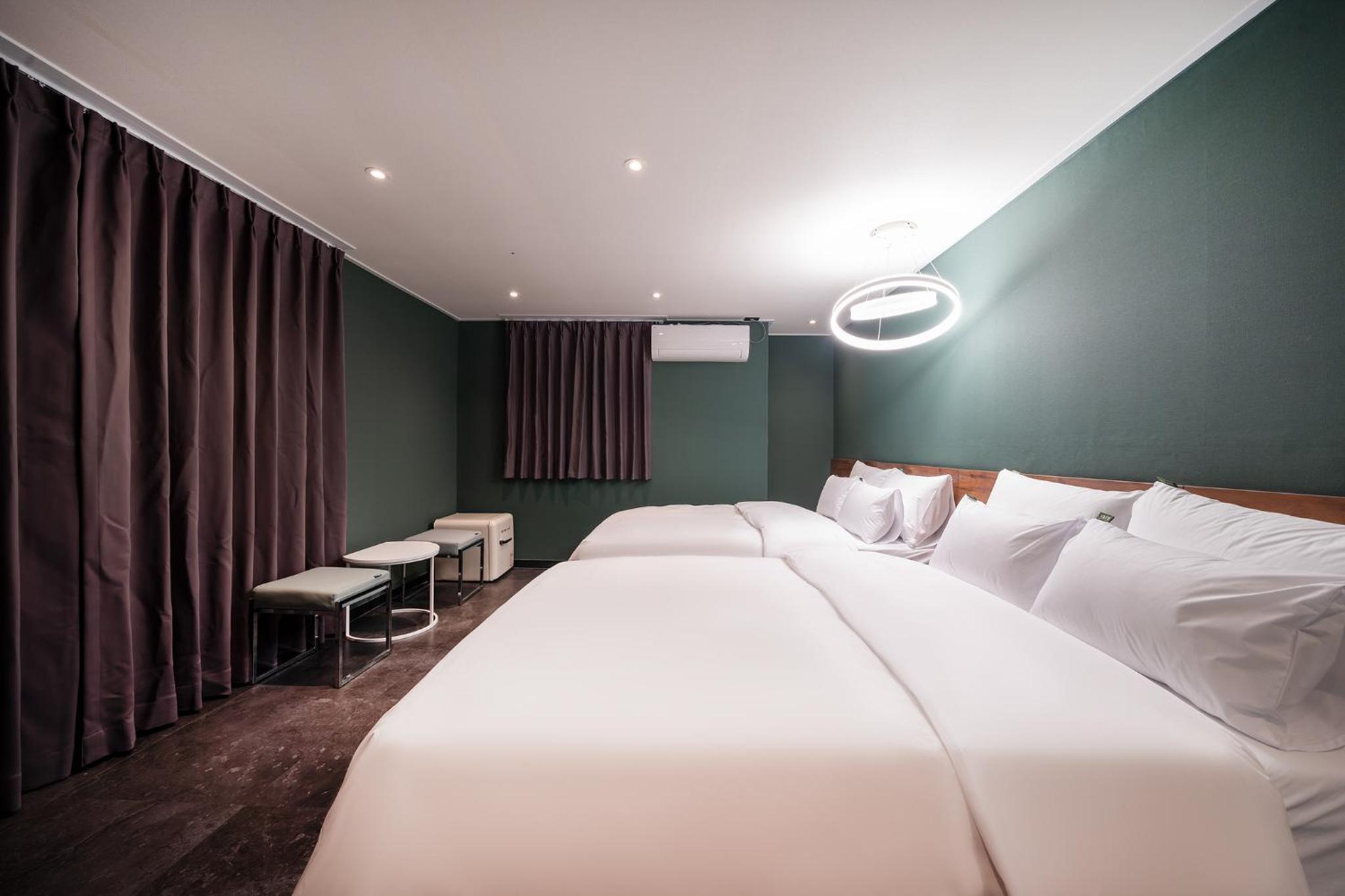 Deluxe Twin Room - Photo 3