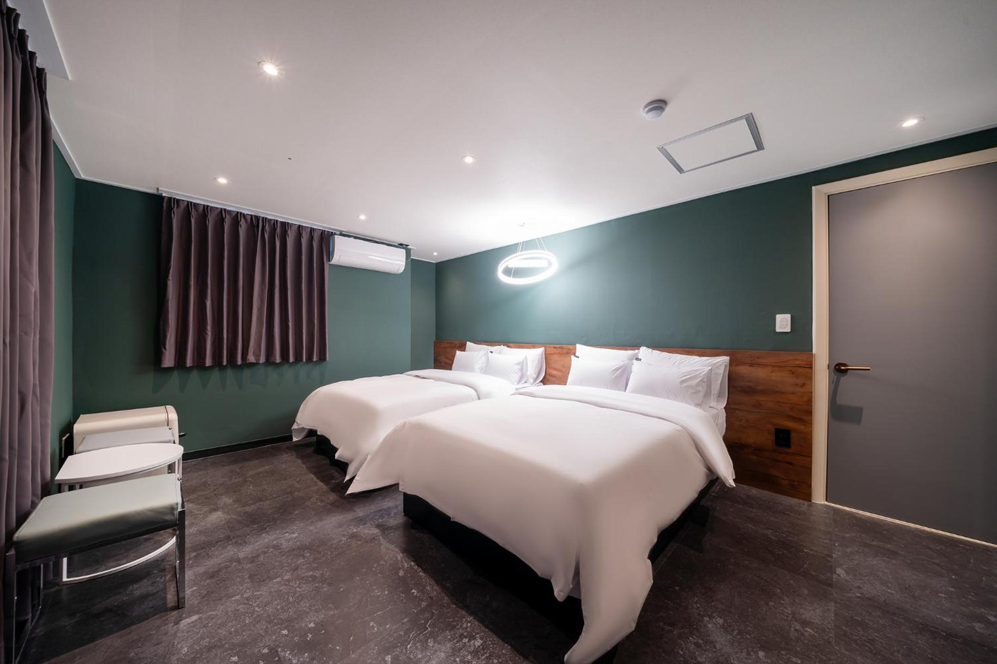 Deluxe Twin Room - Photo 1