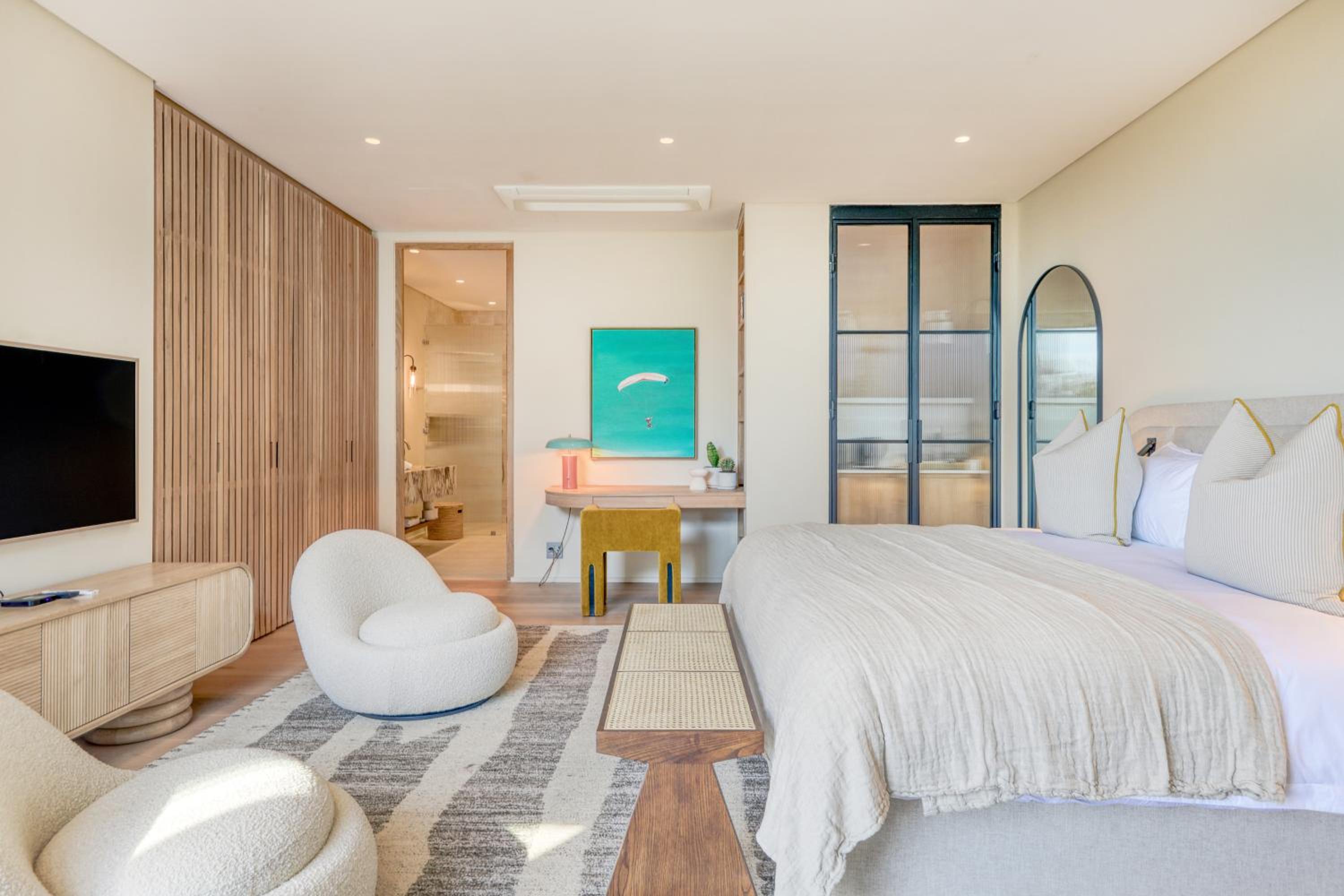 Executive King Room - Photo 24