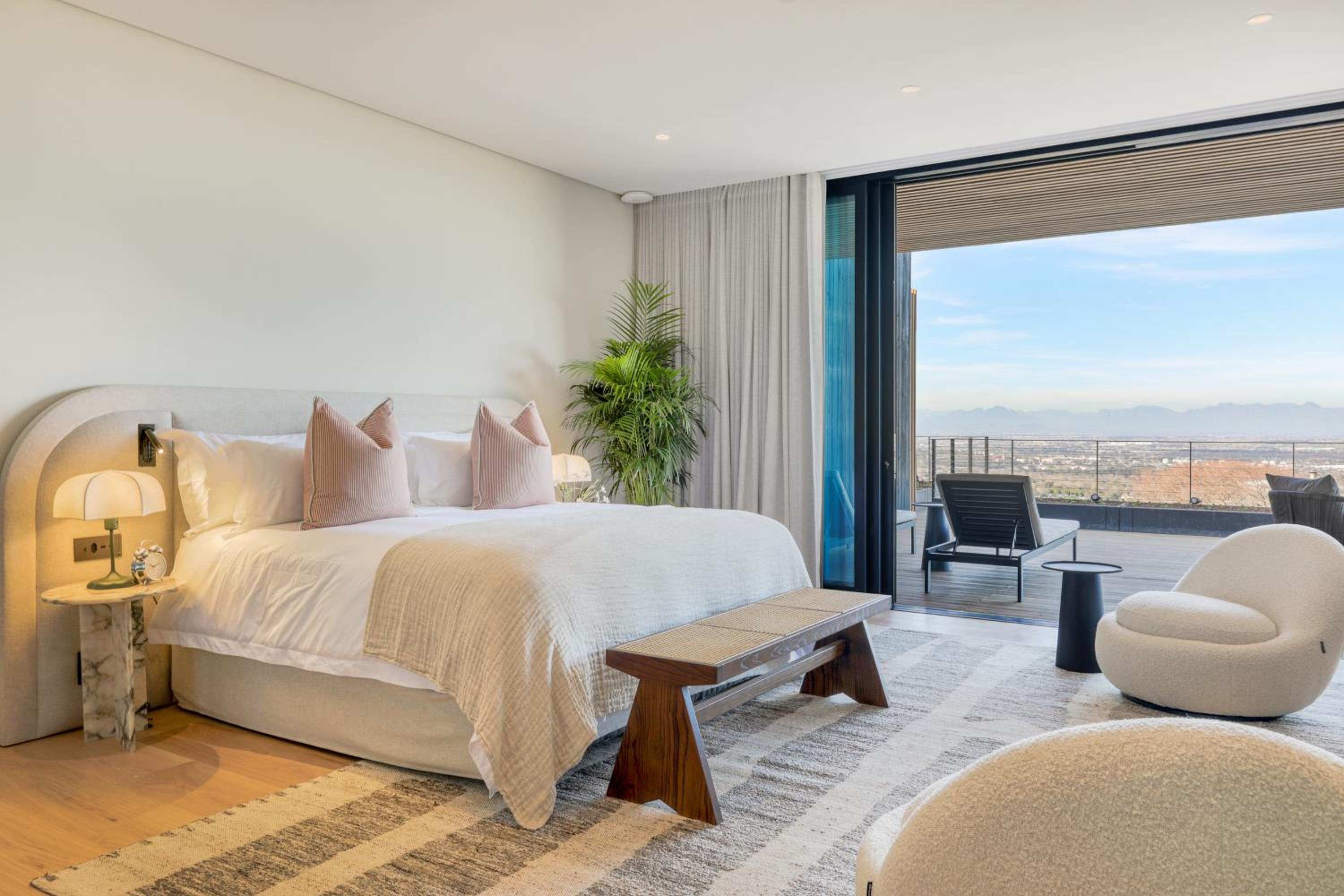 Executive King Room - Photo 14