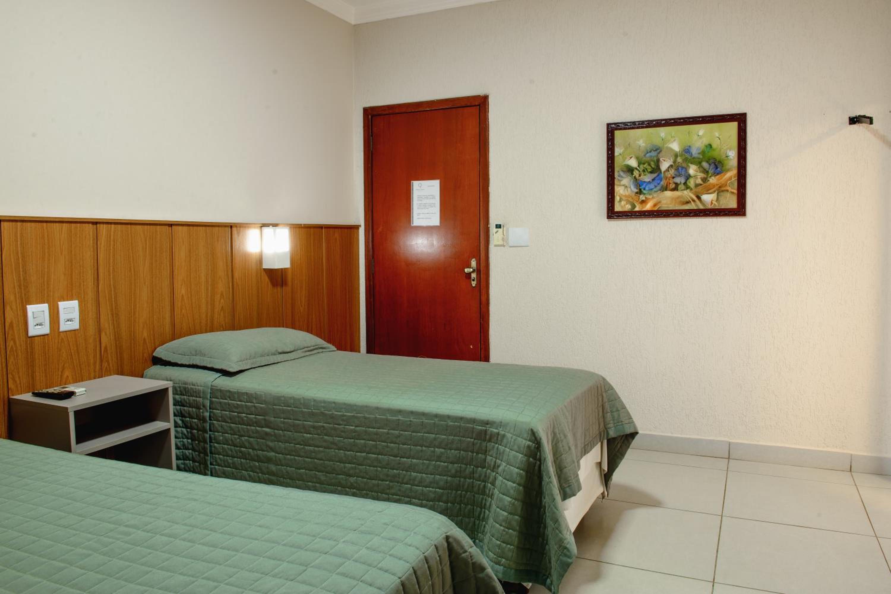 Deluxe Triple Room with Private Bathroom photo 3
