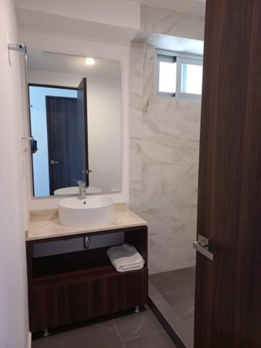 Single Room with Private Bathroom photo 3