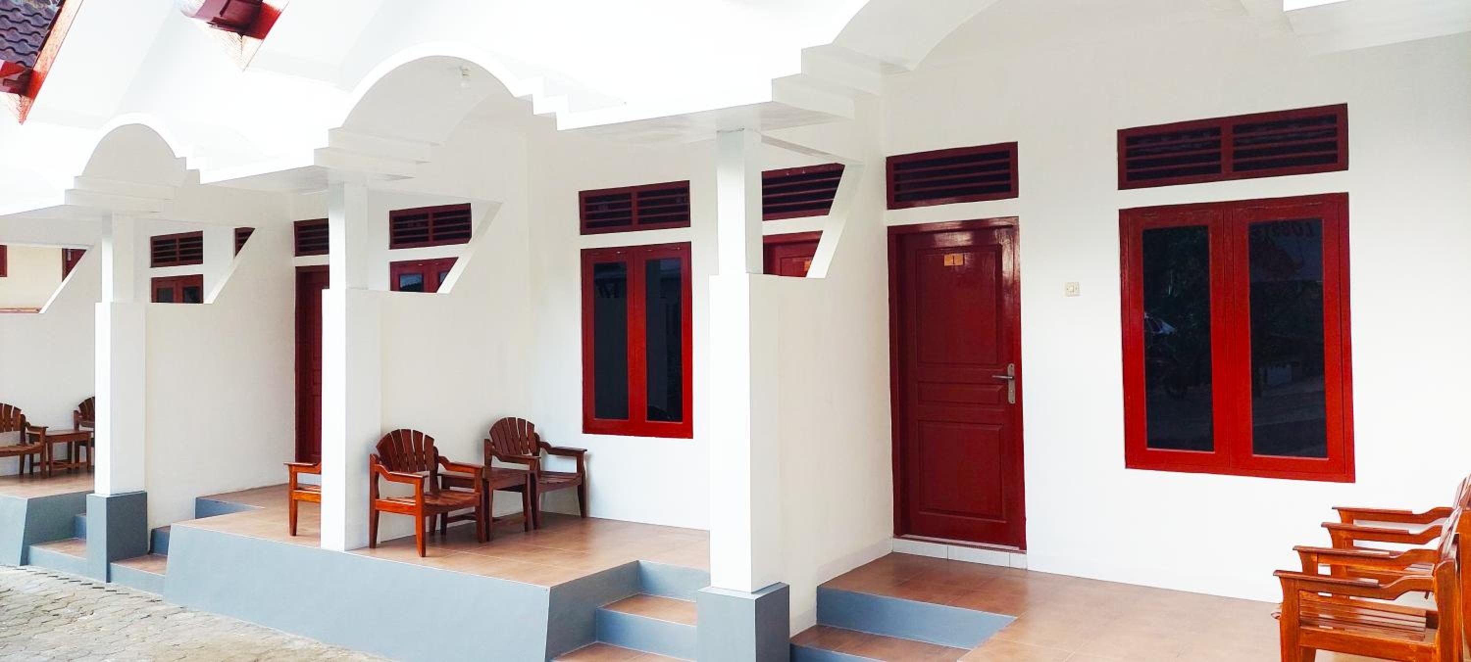 Family Room - Photo 11
