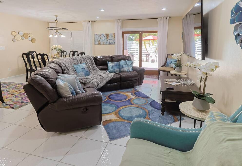 Four-Bedroom House photo 2