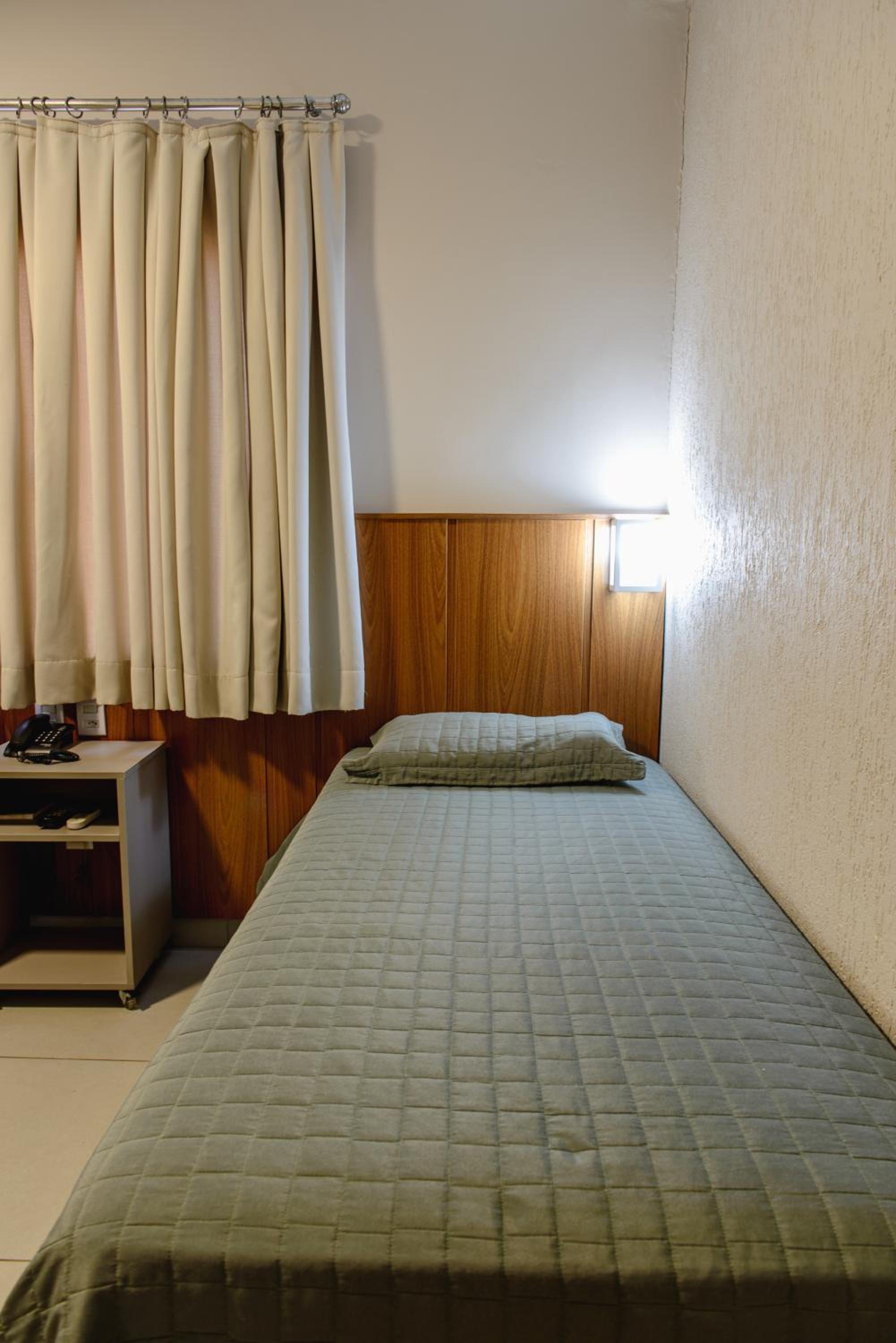 Deluxe Single Room with Private Bathroom photo 3
