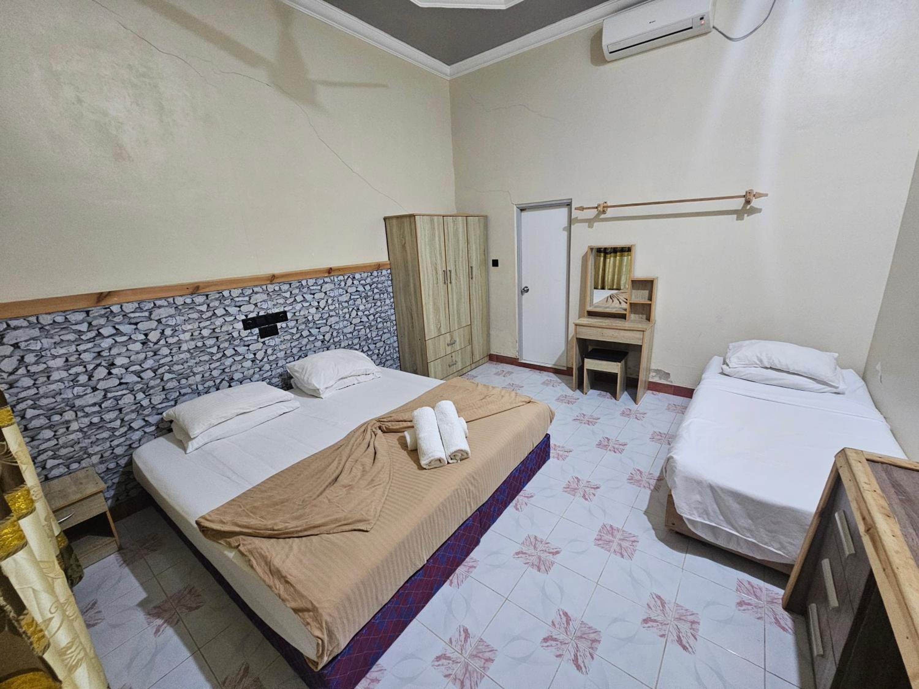 Standard Triple Room photo 2