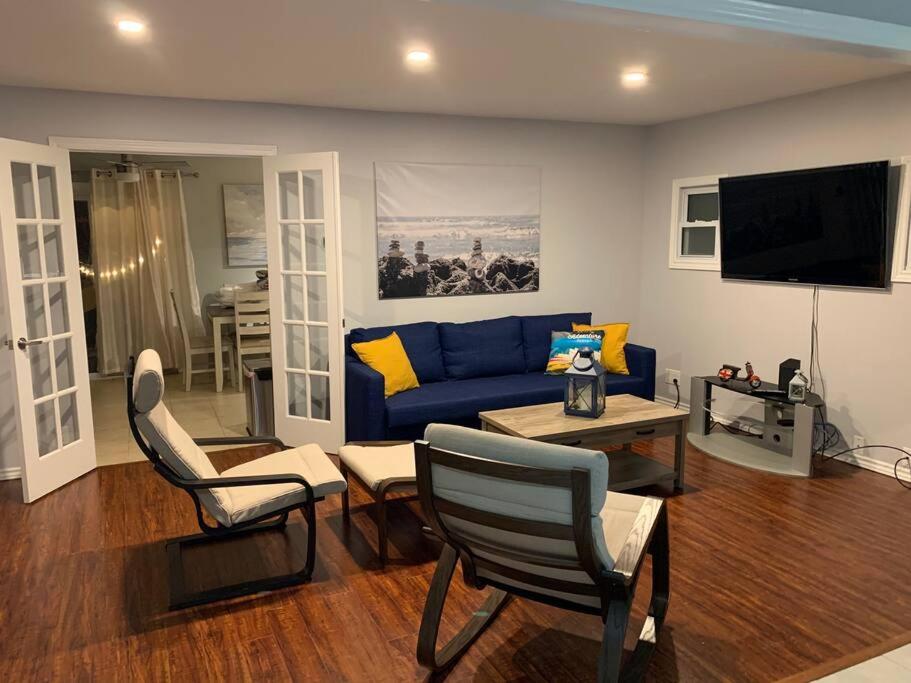 Three-Bedroom House photo 2