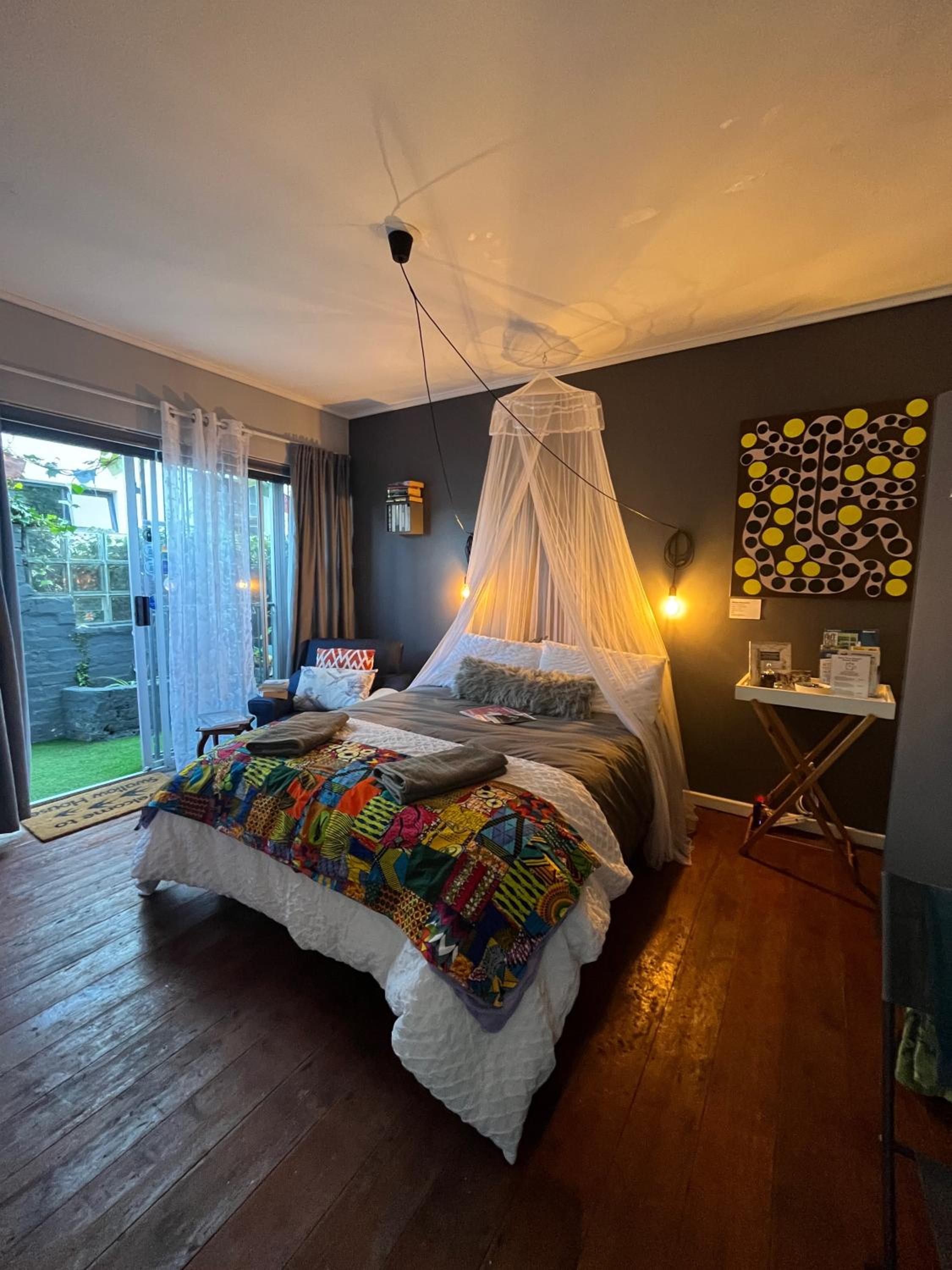 One-Bedroom Apartment - Photo 1