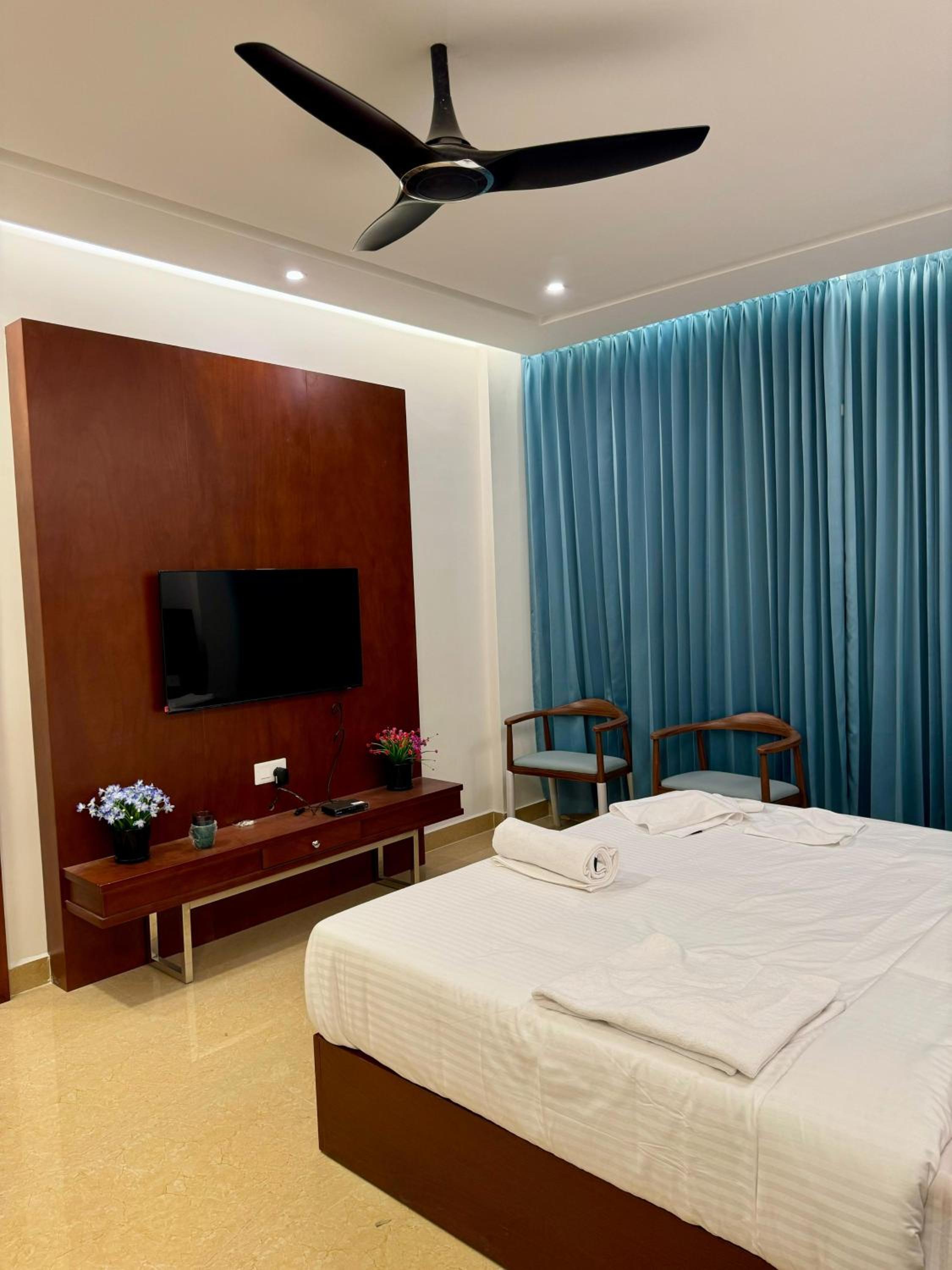 Superior King Room - Photo 1