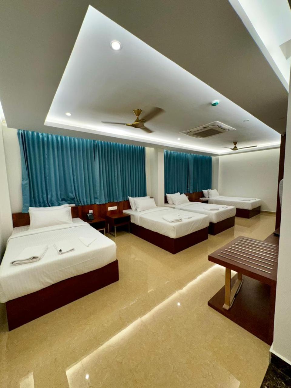 Deluxe Quadruple Room - Photo 1