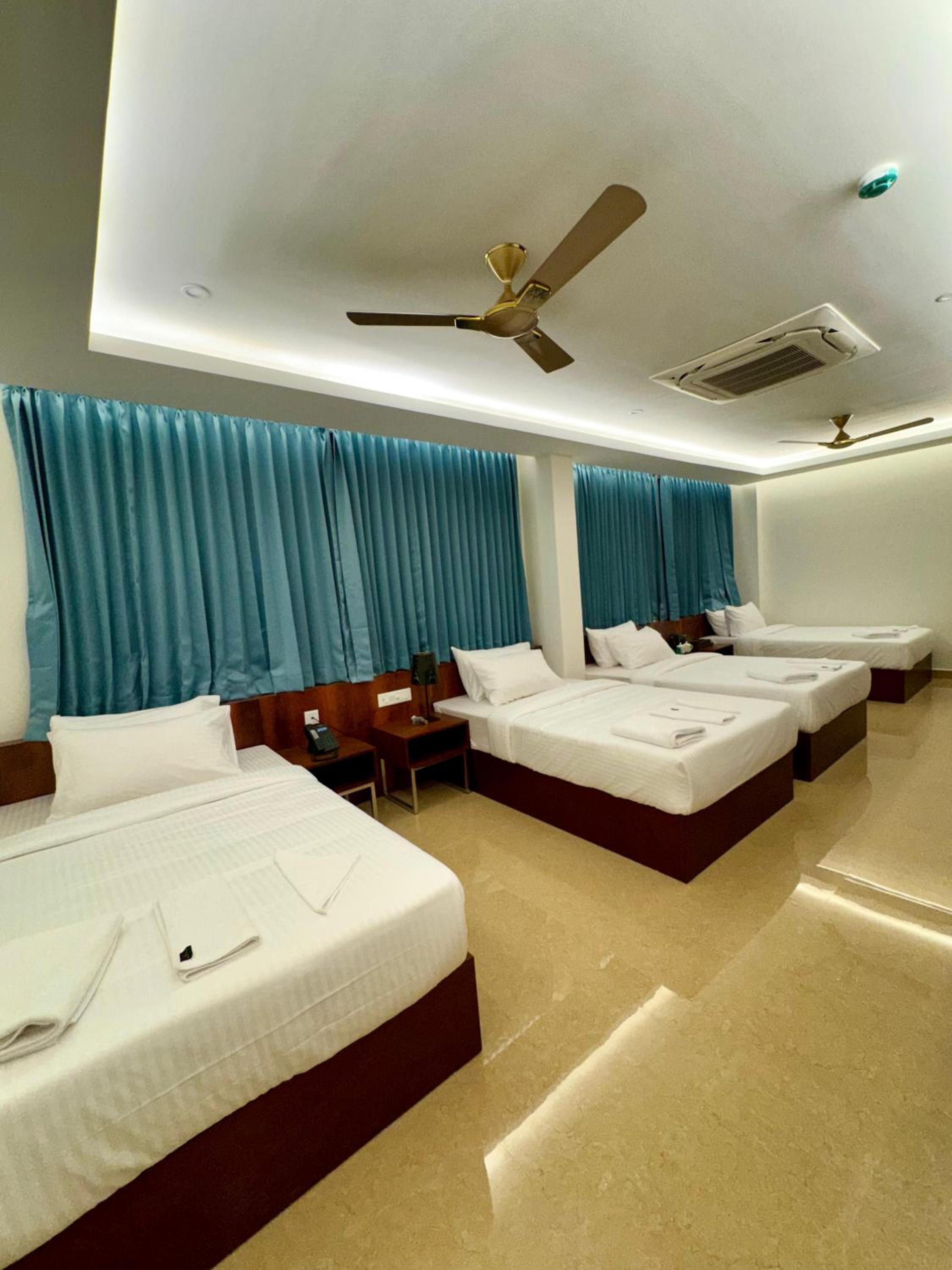 Deluxe Quadruple Room - Photo 3