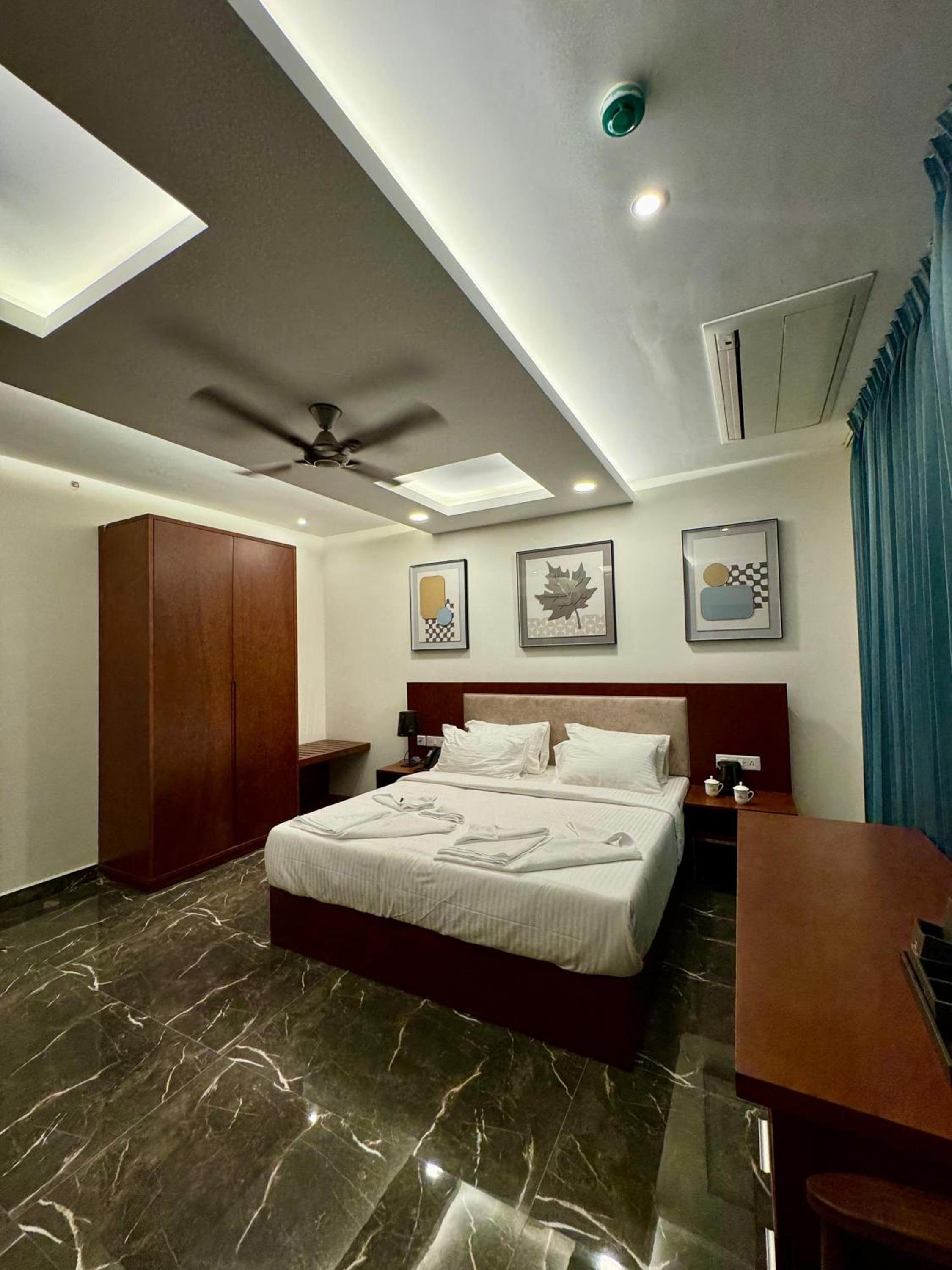 Superior Suite - Photo 4
