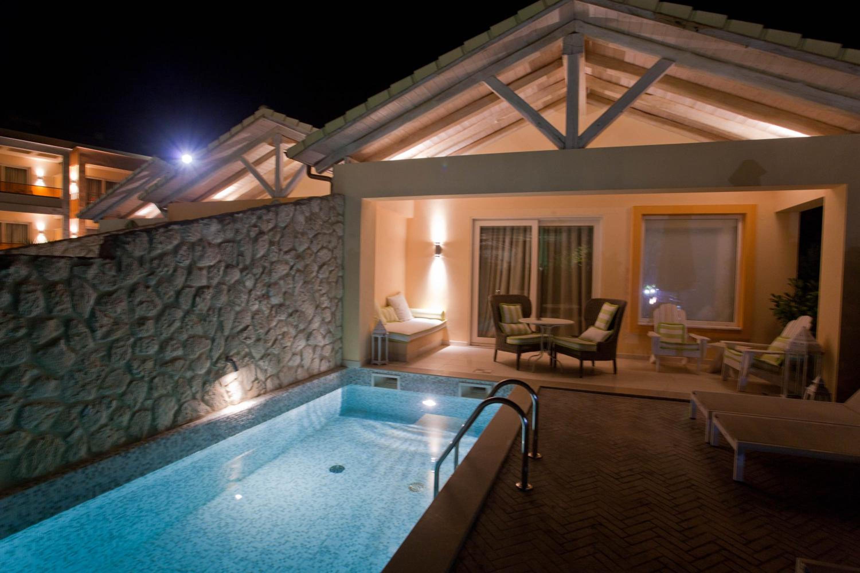 VIP Villa with Hot Tub and Private Pool - Photo 9