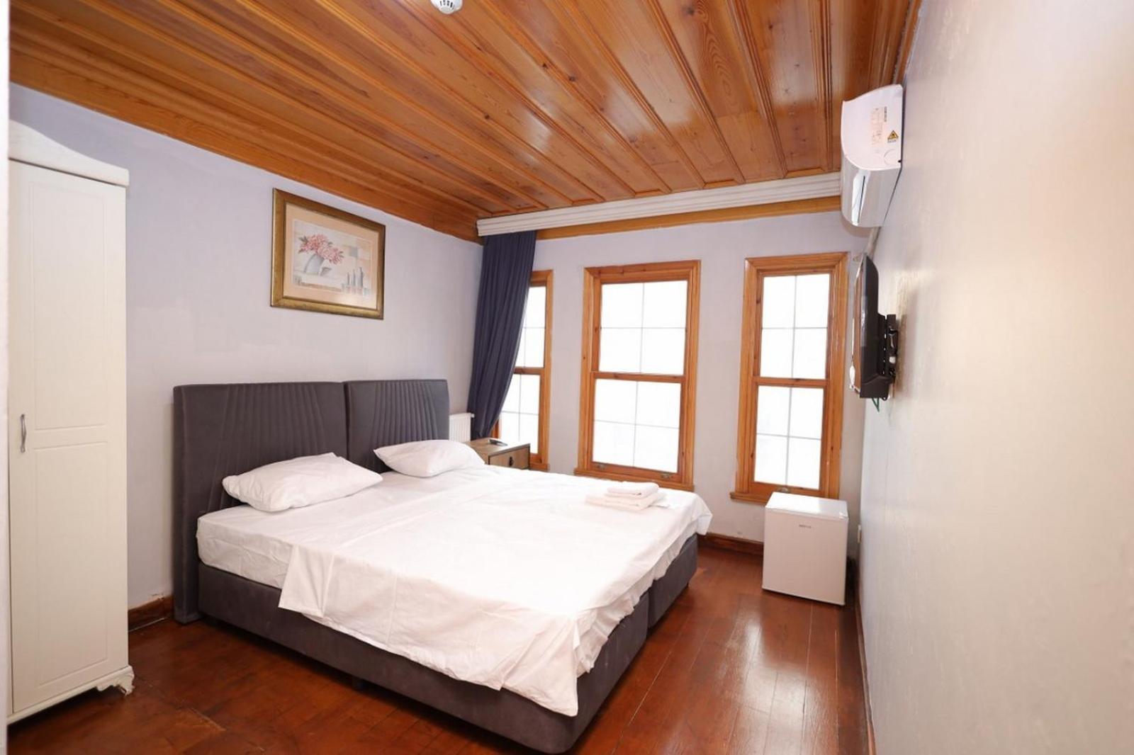Deluxe Double or Twin Room photo 2