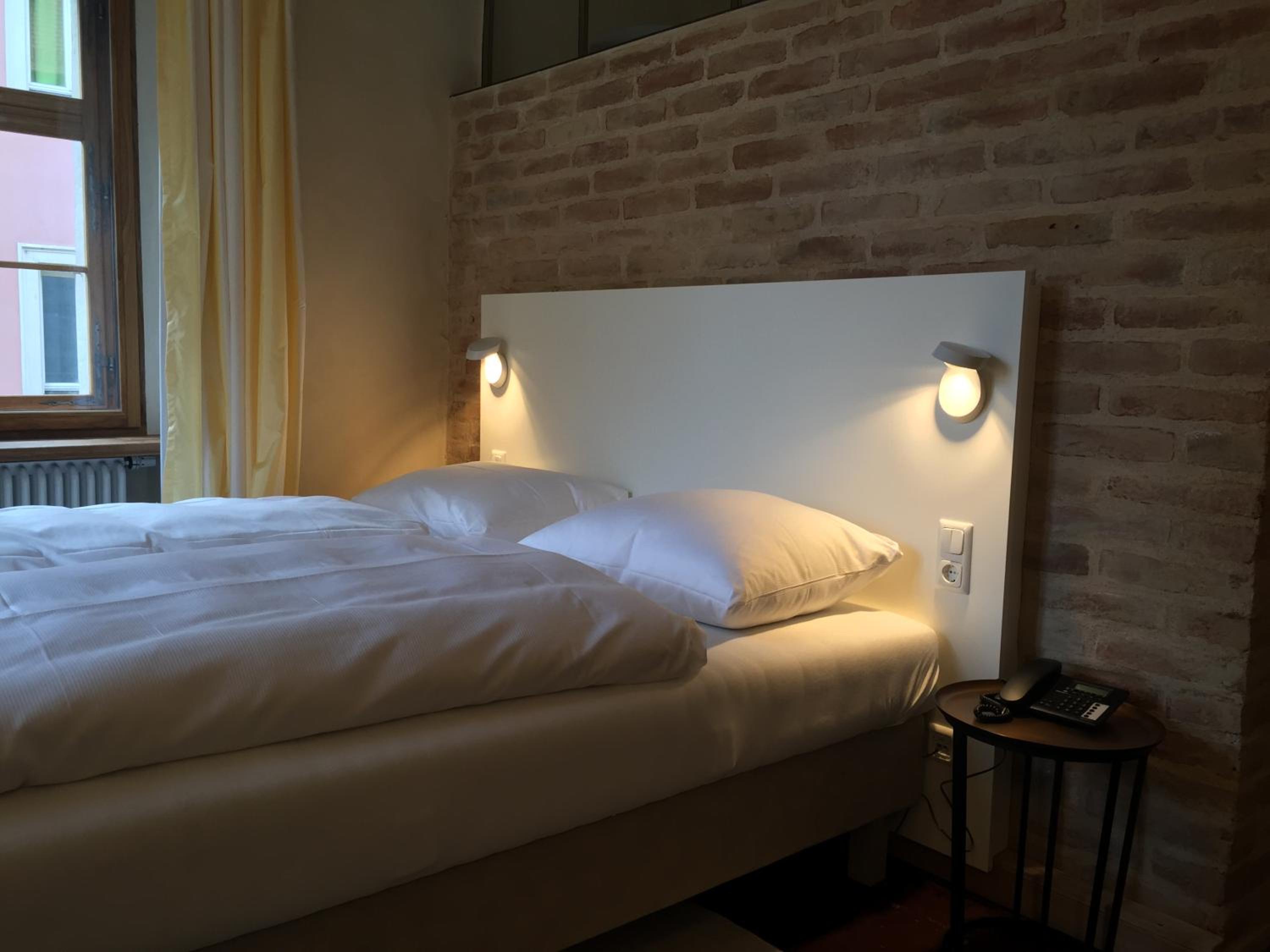 Double Room - Photo 8
