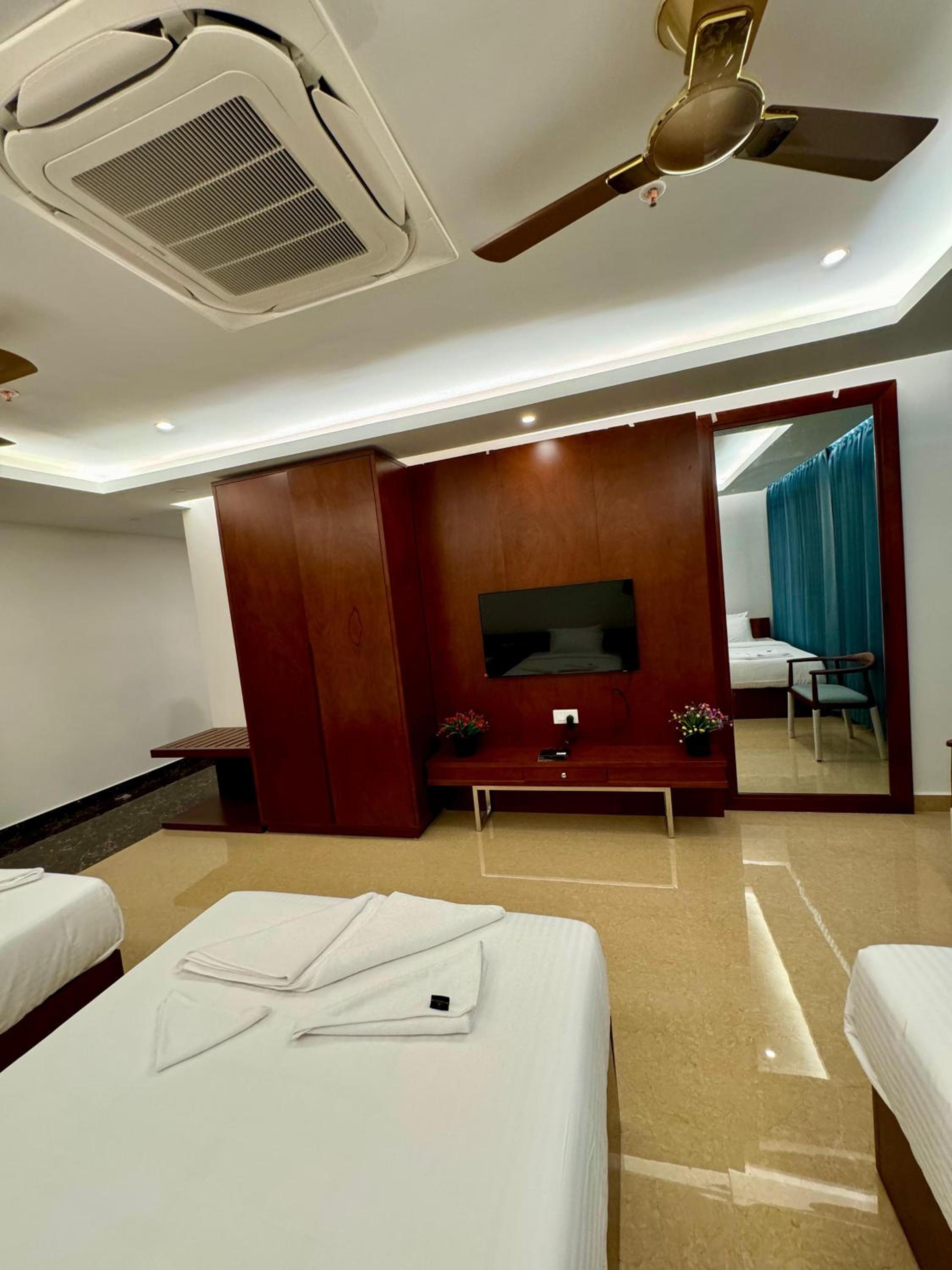 Standard Family Room - Photo 2