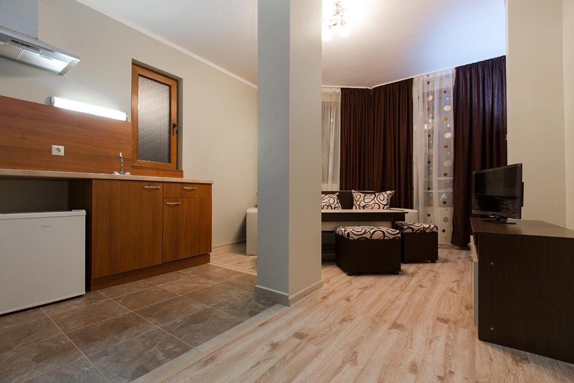 Deluxe King Studio (2 Adults + 1 Child) photo 2