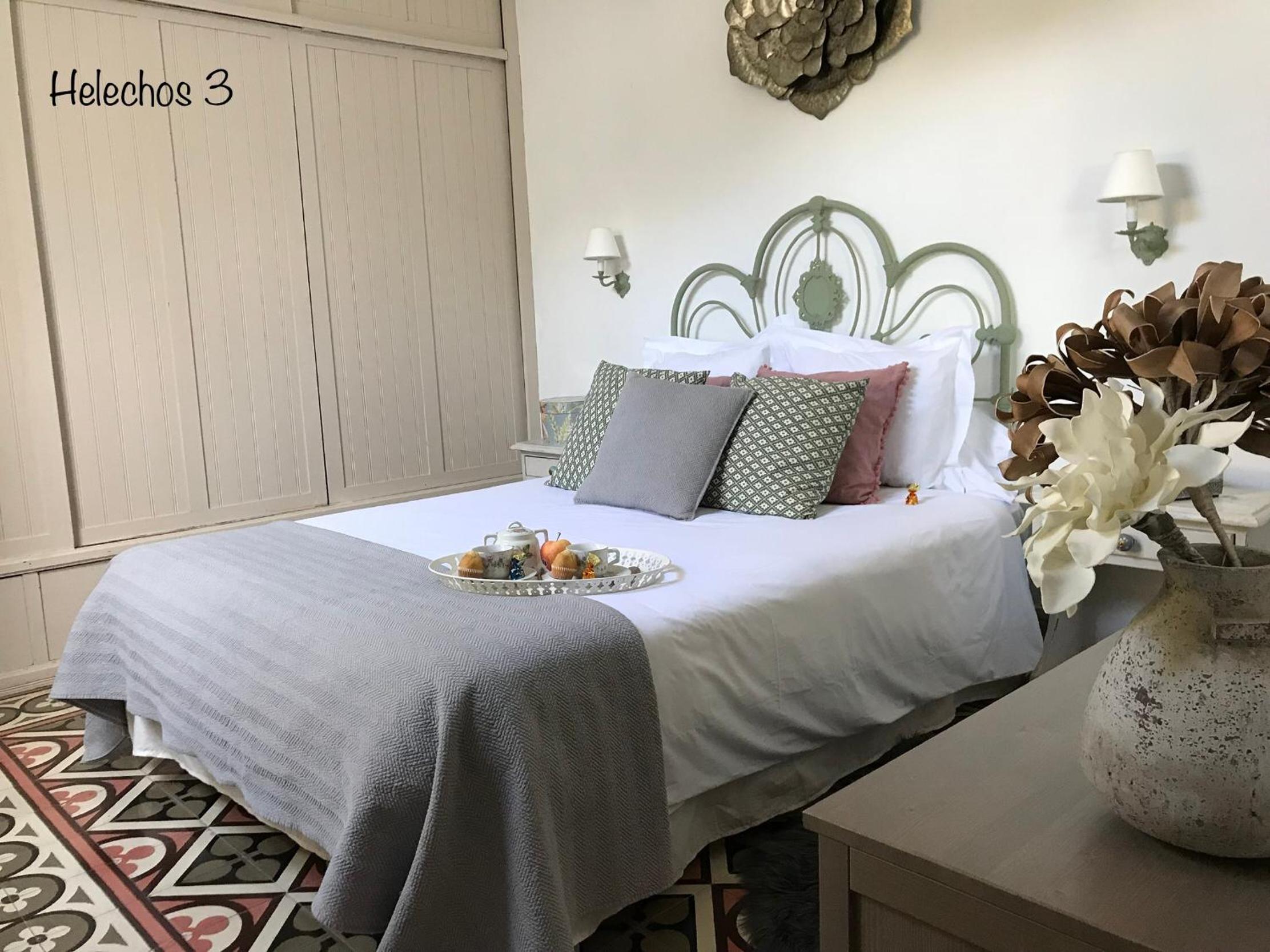 Three-Bedroom House with Jacuzzi and Terrace photo 2