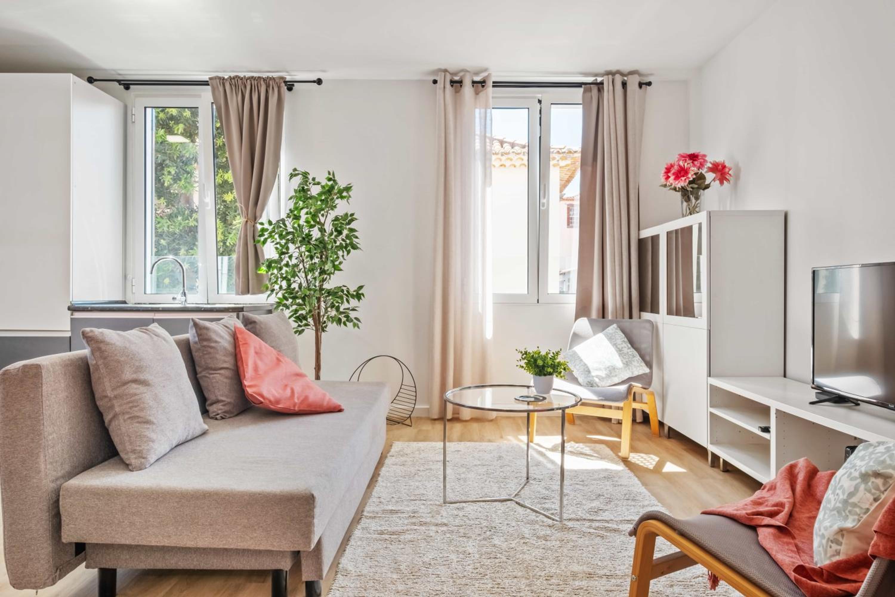 Two-Bedroom Apartment with City View photo 1