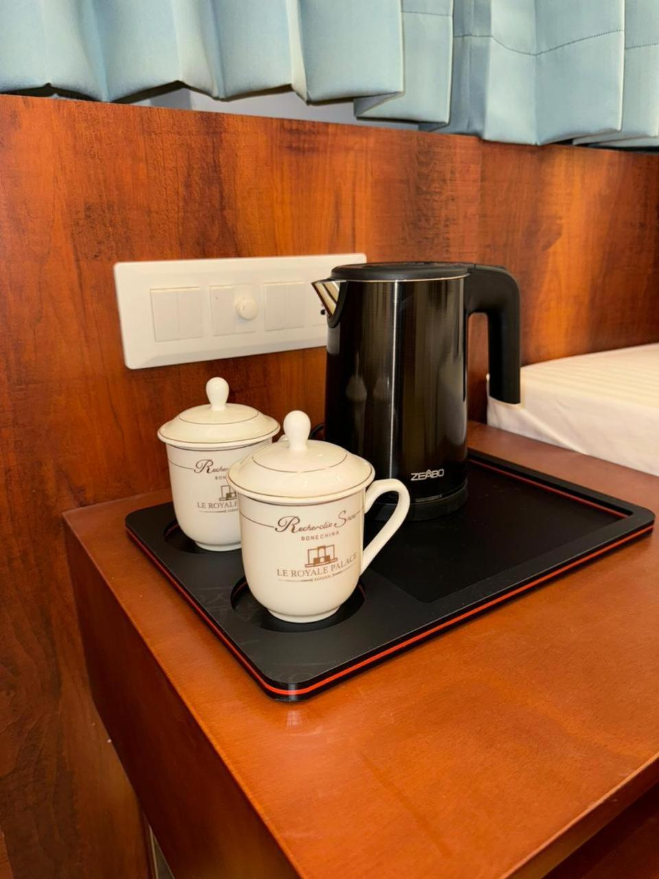 Deluxe King Room - Photo 4