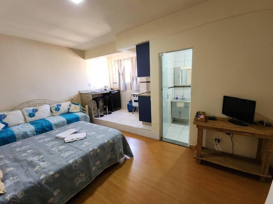 One-Bedroom Apartment photo 1