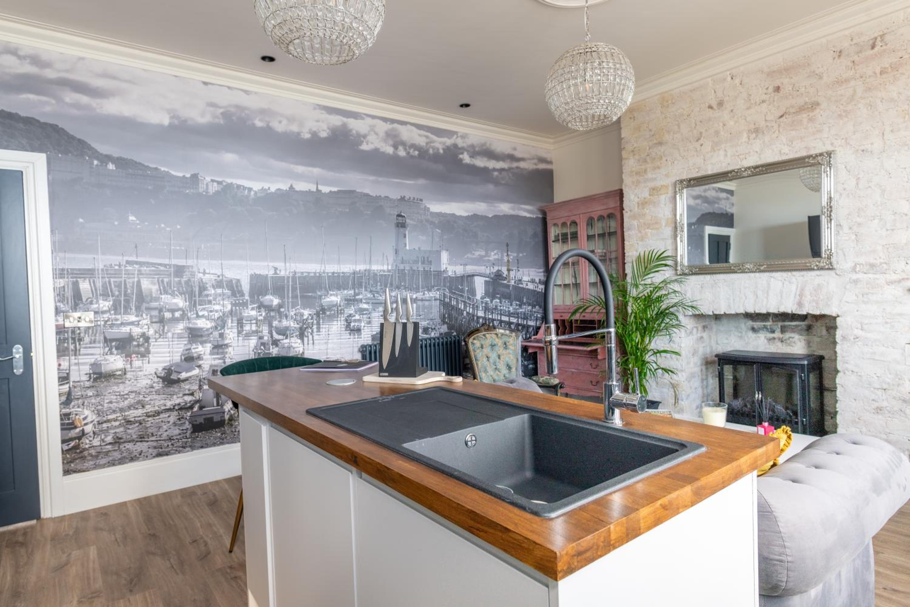 One-Bedroom Apartment with Sea View photo 2