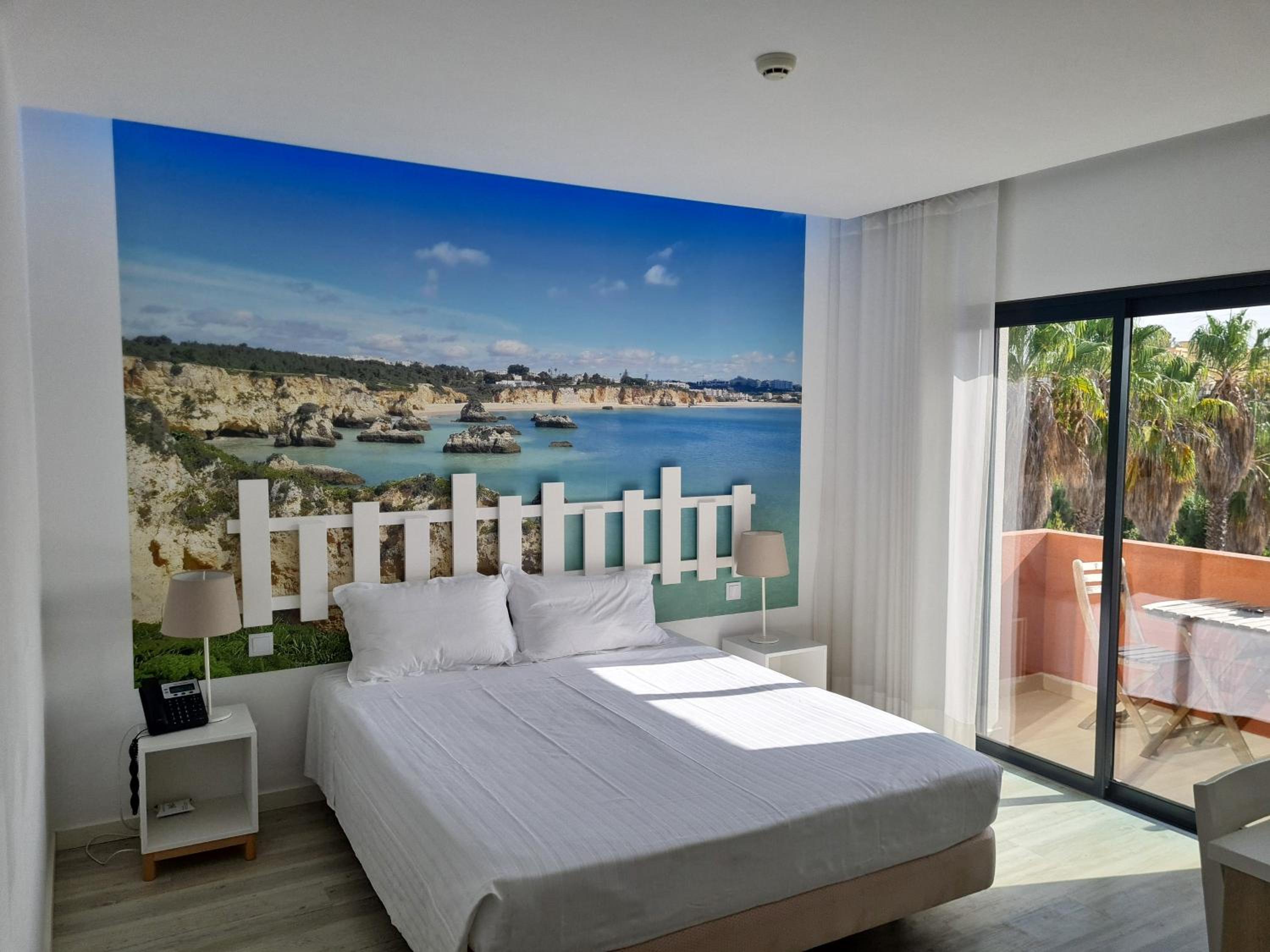 Deluxe Double Room with Balcony photo 1