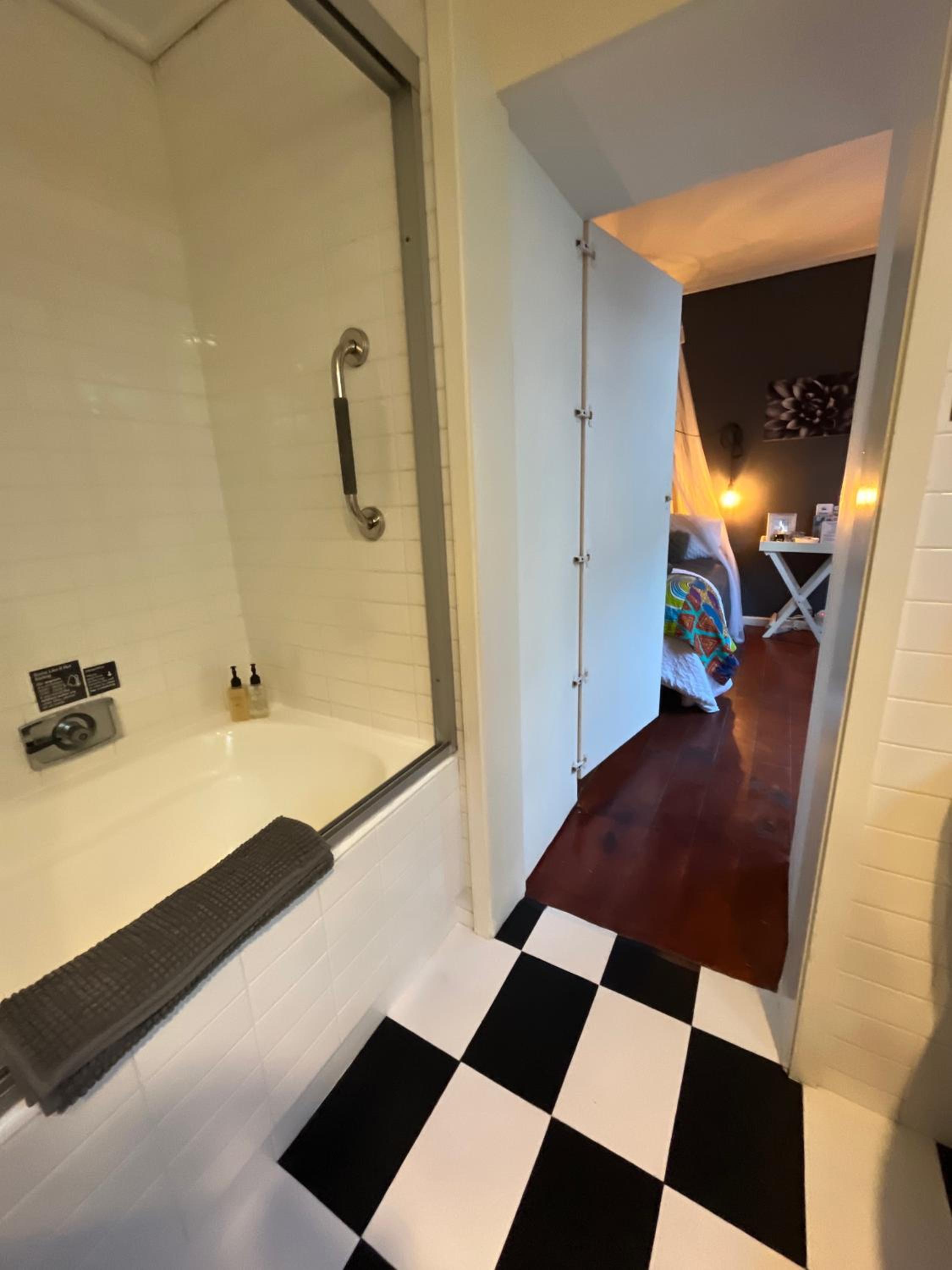 One-Bedroom Apartment - Photo 35