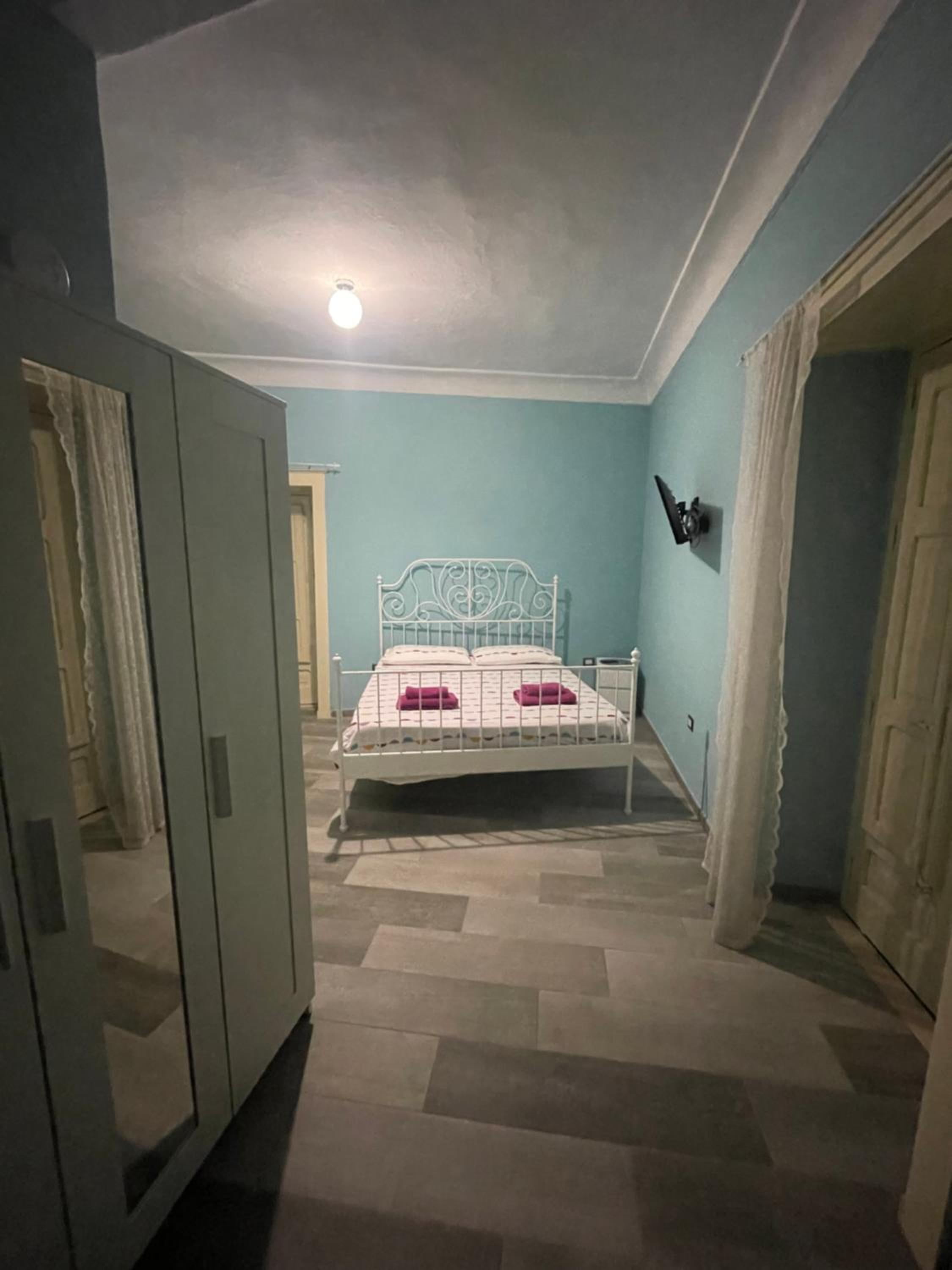Large Double Room photo 3