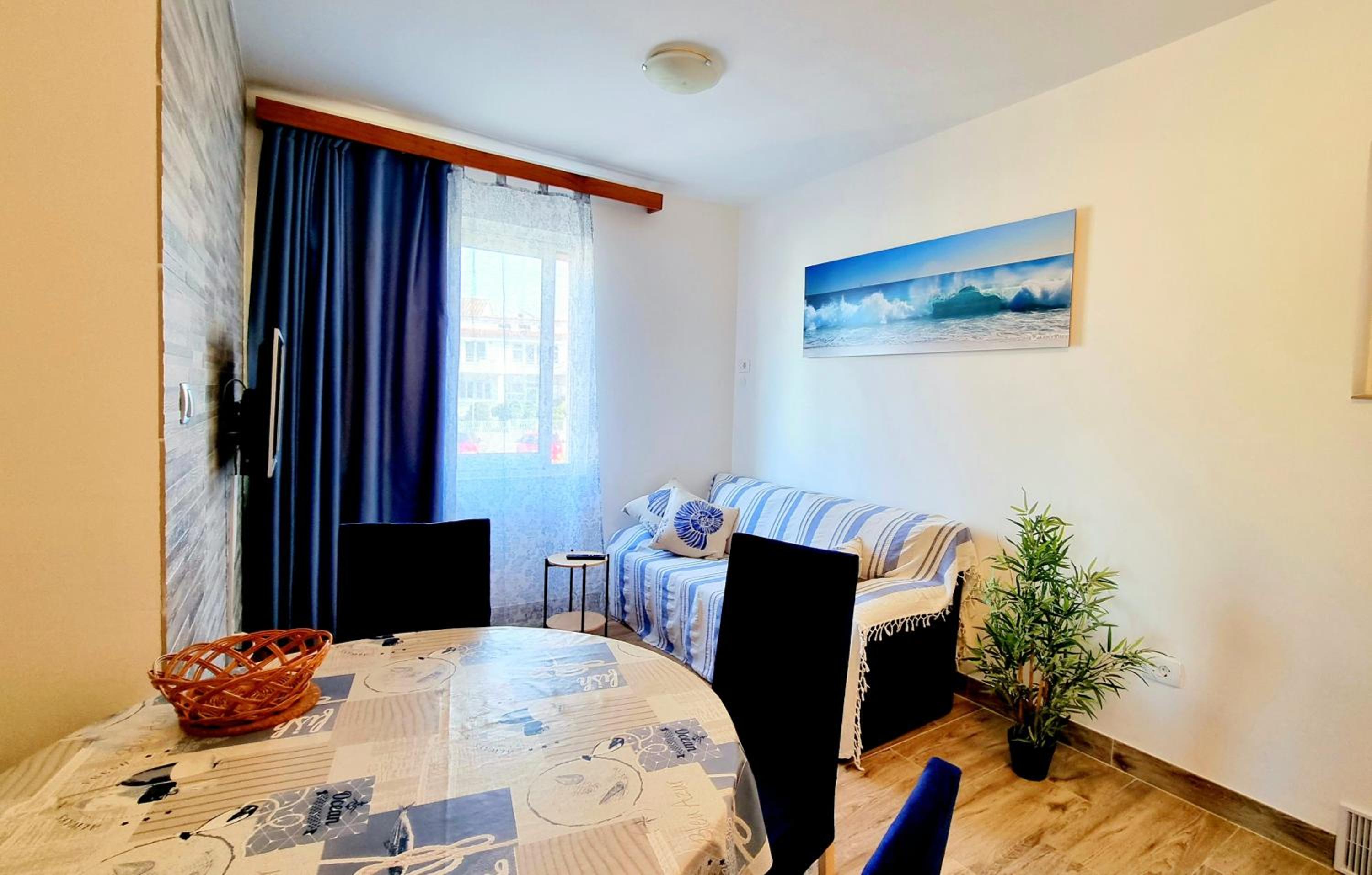 Two-Bedroom Deluxe Apartment with Balcony