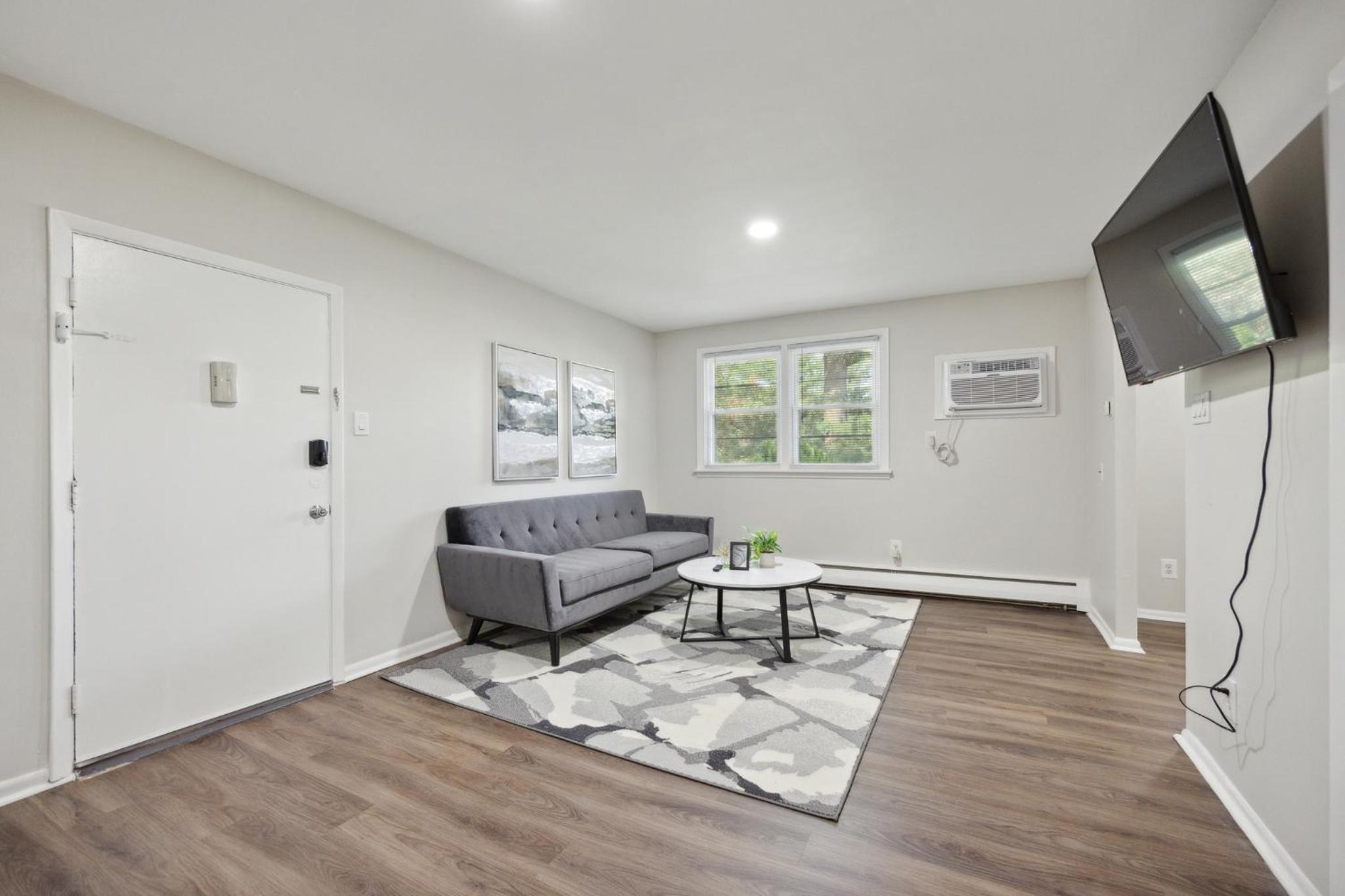 Apartment photo 1
