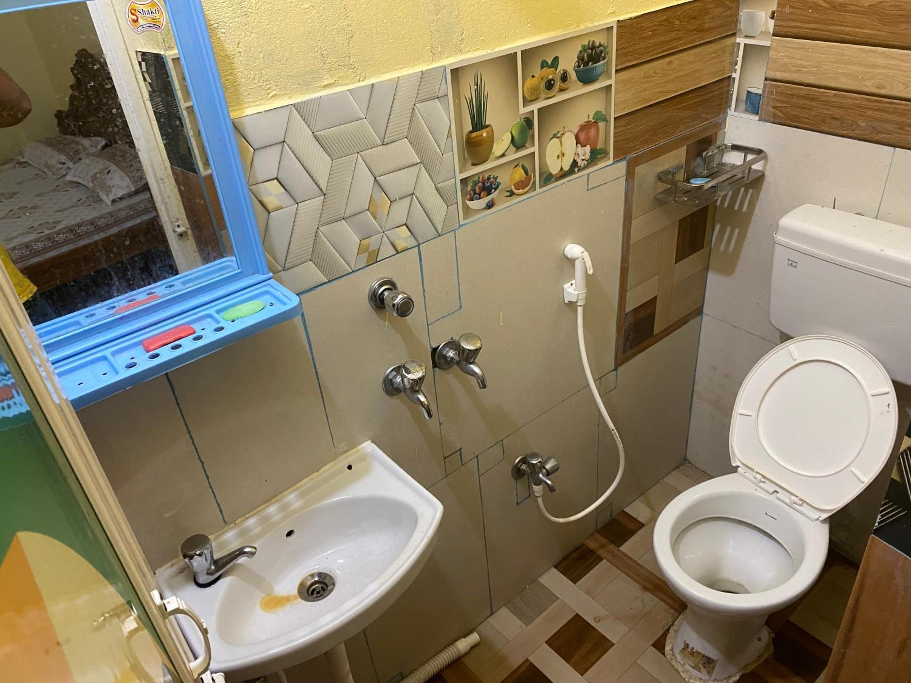 Budget Double Room photo 3