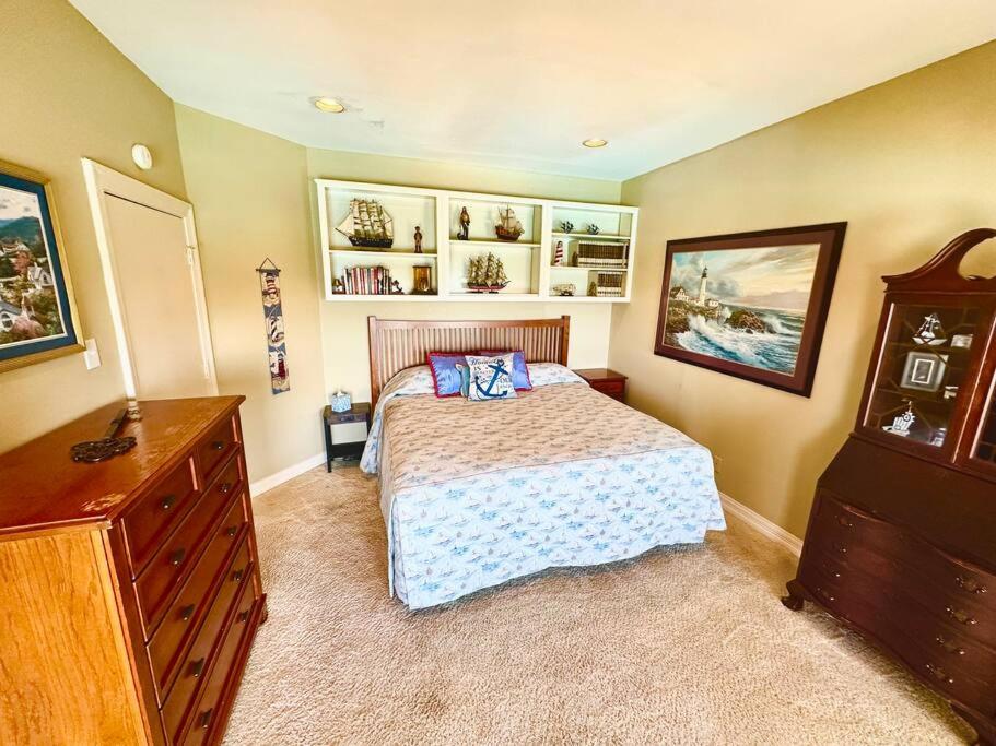 Three-Bedroom House photo 1